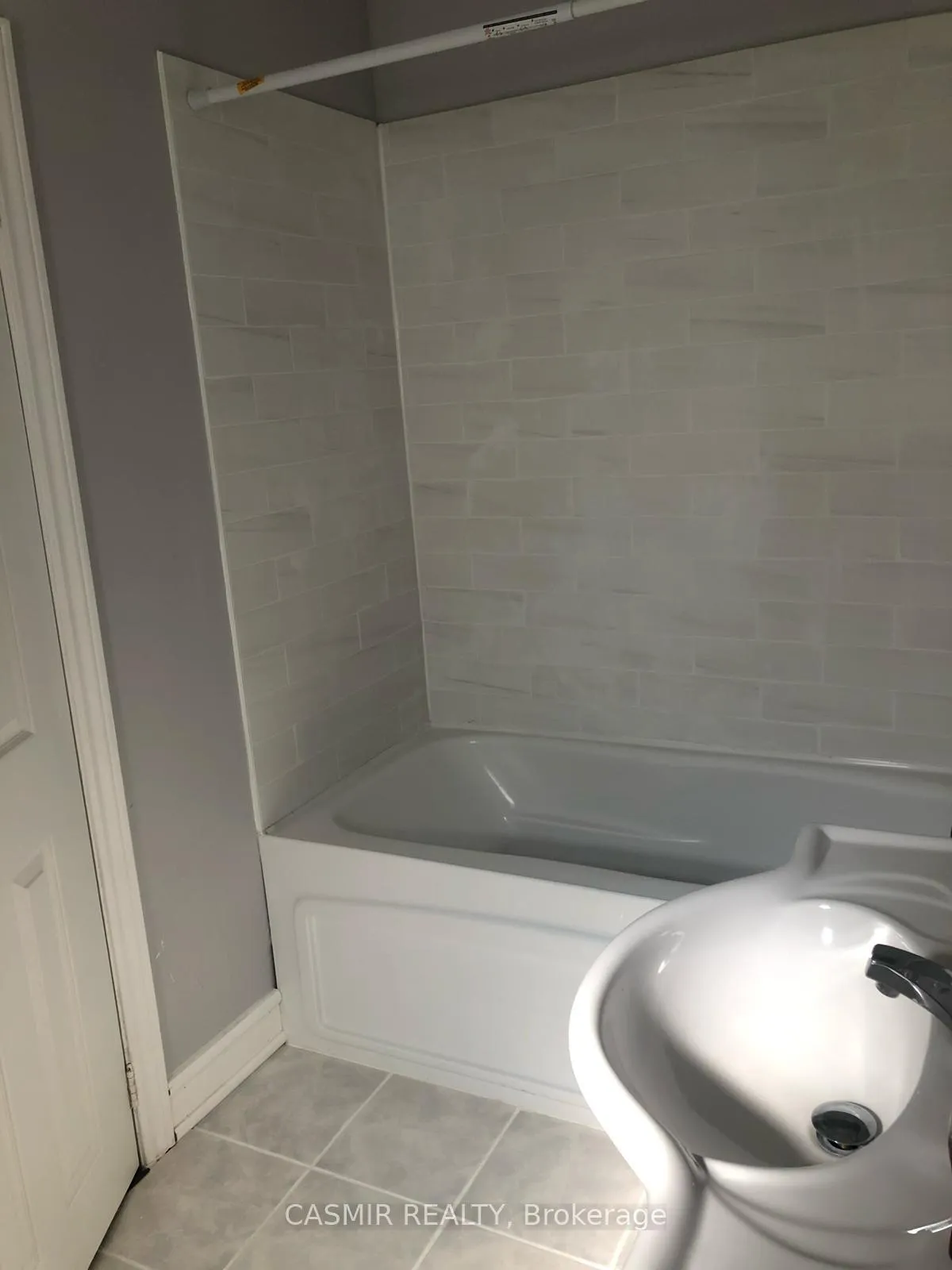 Photo 5 of Unit 1, 104 Albert Street, Oshawa, Central — HOMEH