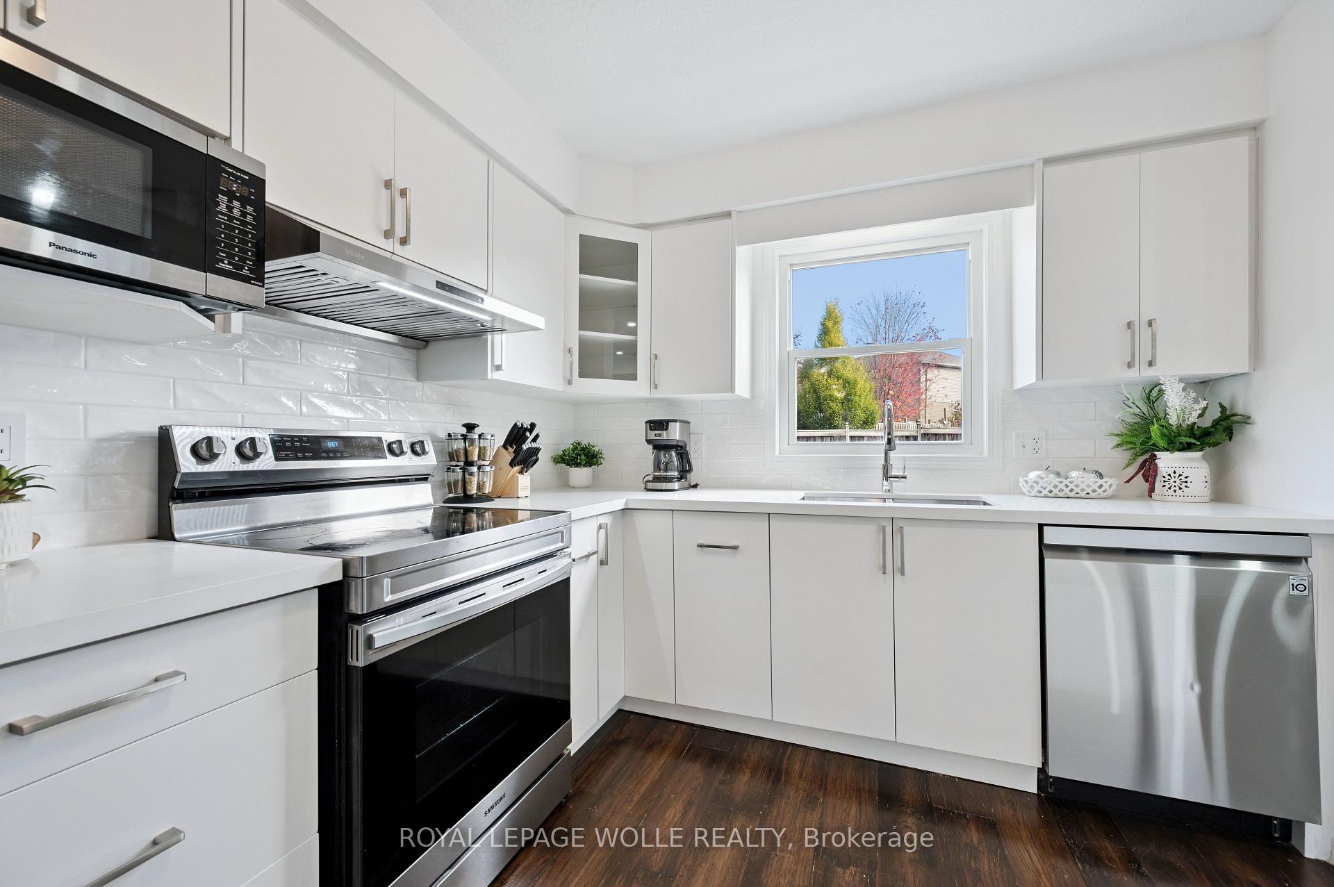 Photo 13 of 114 Woodbine Avenue, Kitchener — HOMEH