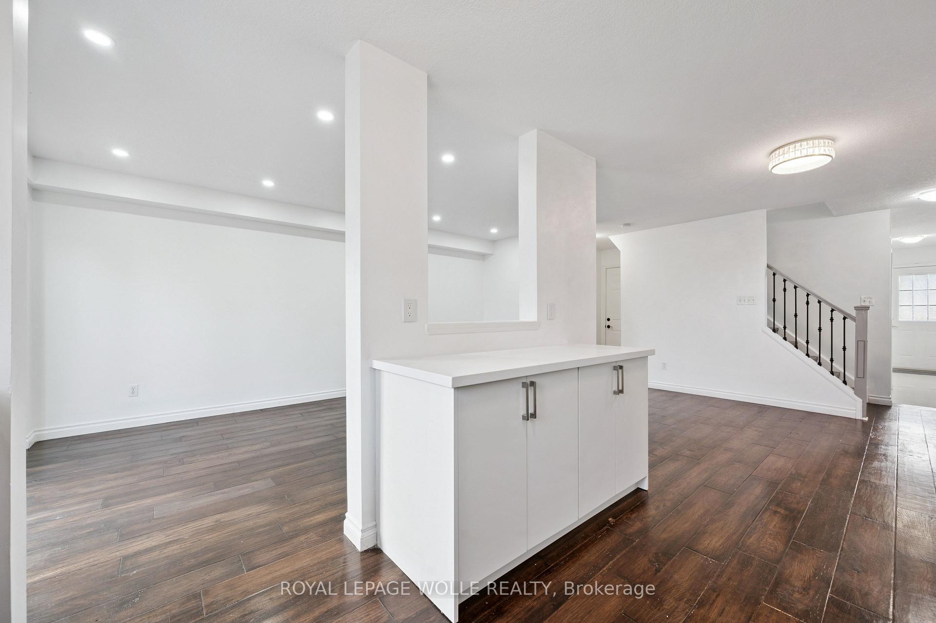 Photo 15 of 114 Woodbine Avenue, Kitchener — HOMEH