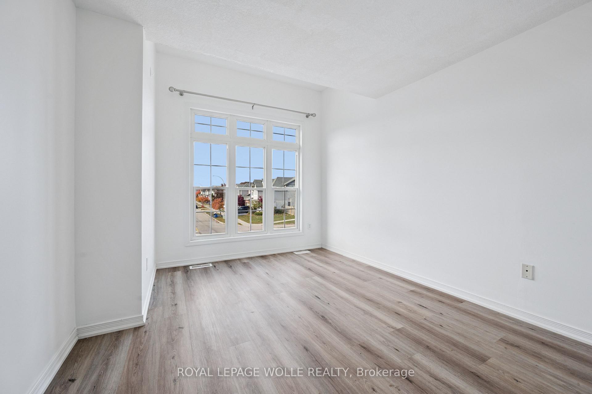 Photo 26 of 114 Woodbine Avenue, Kitchener — HOMEH
