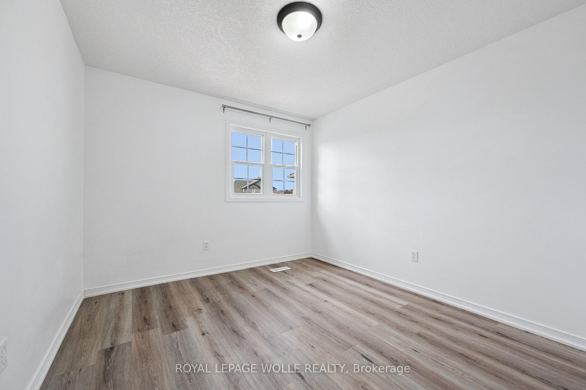 Photo 29 of 114 Woodbine Avenue, Kitchener — HOMEH