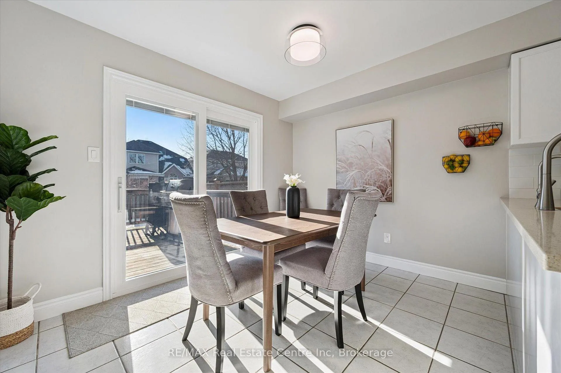 Photo 7 of 61 Gaw Crescent, Guelph, Pineridge/Westminster Woods — HOMEH