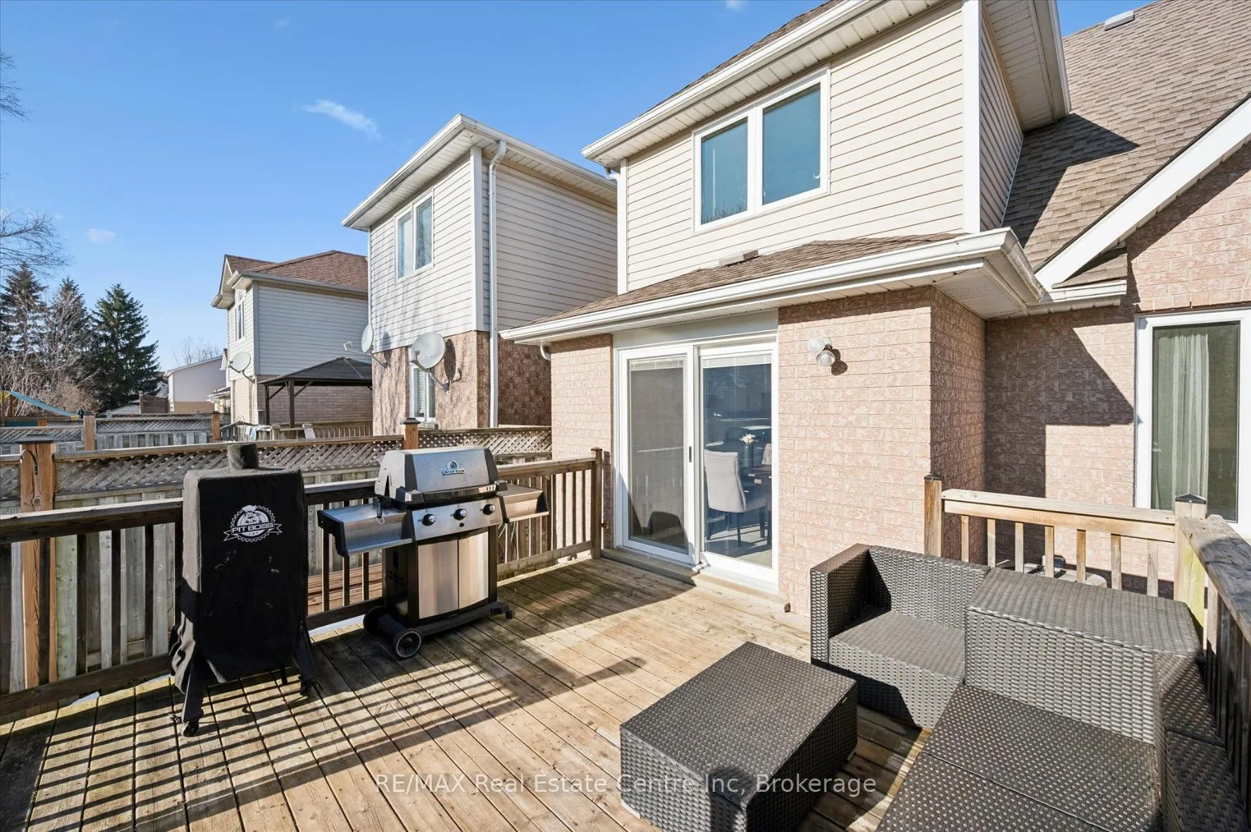 Photo 18 of 61 Gaw Crescent, Guelph, Pineridge/Westminster Woods — HOMEH