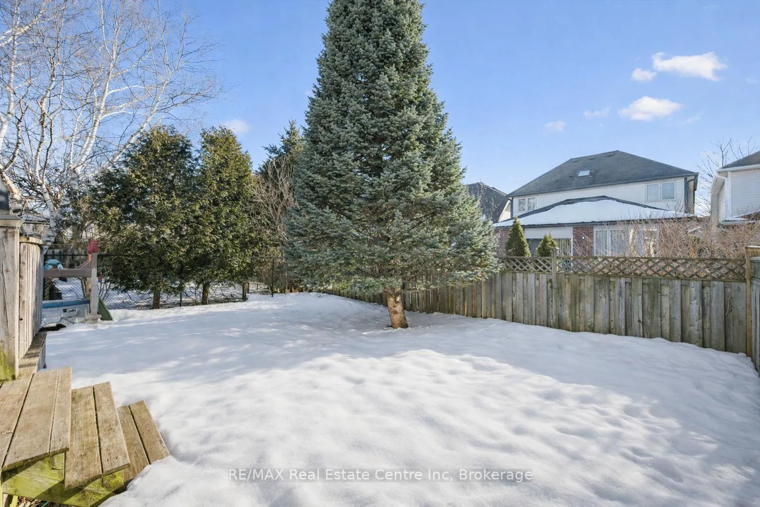 Photo 19 of 61 Gaw Crescent, Guelph, Pineridge/Westminster Woods — HOMEH