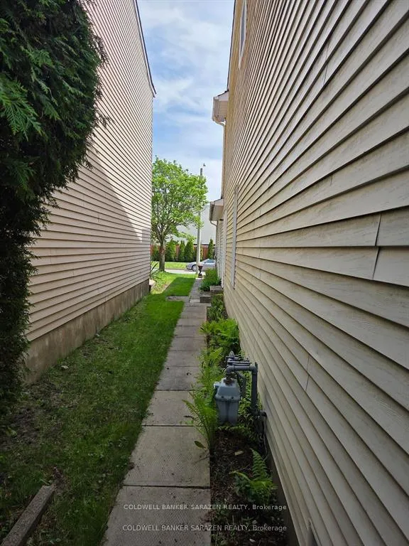 Photo 25 of 31 Dossetter Way, Ottawa, Hunt Club Park — HOMEH