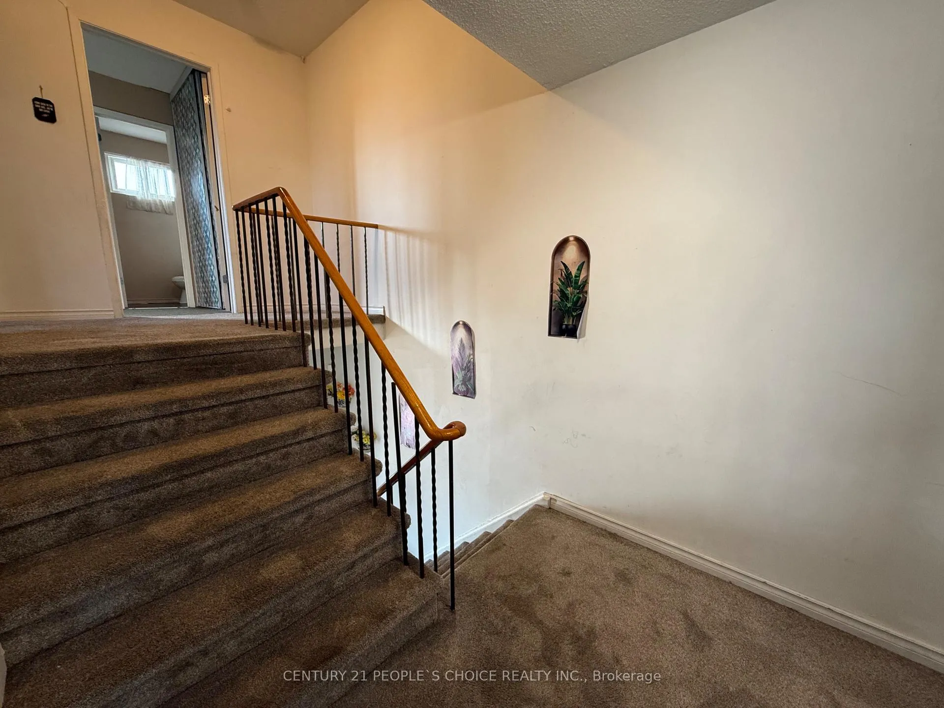 Photo 14 of 32 Horne Drive, Brampton, Brampton North — HOMEH