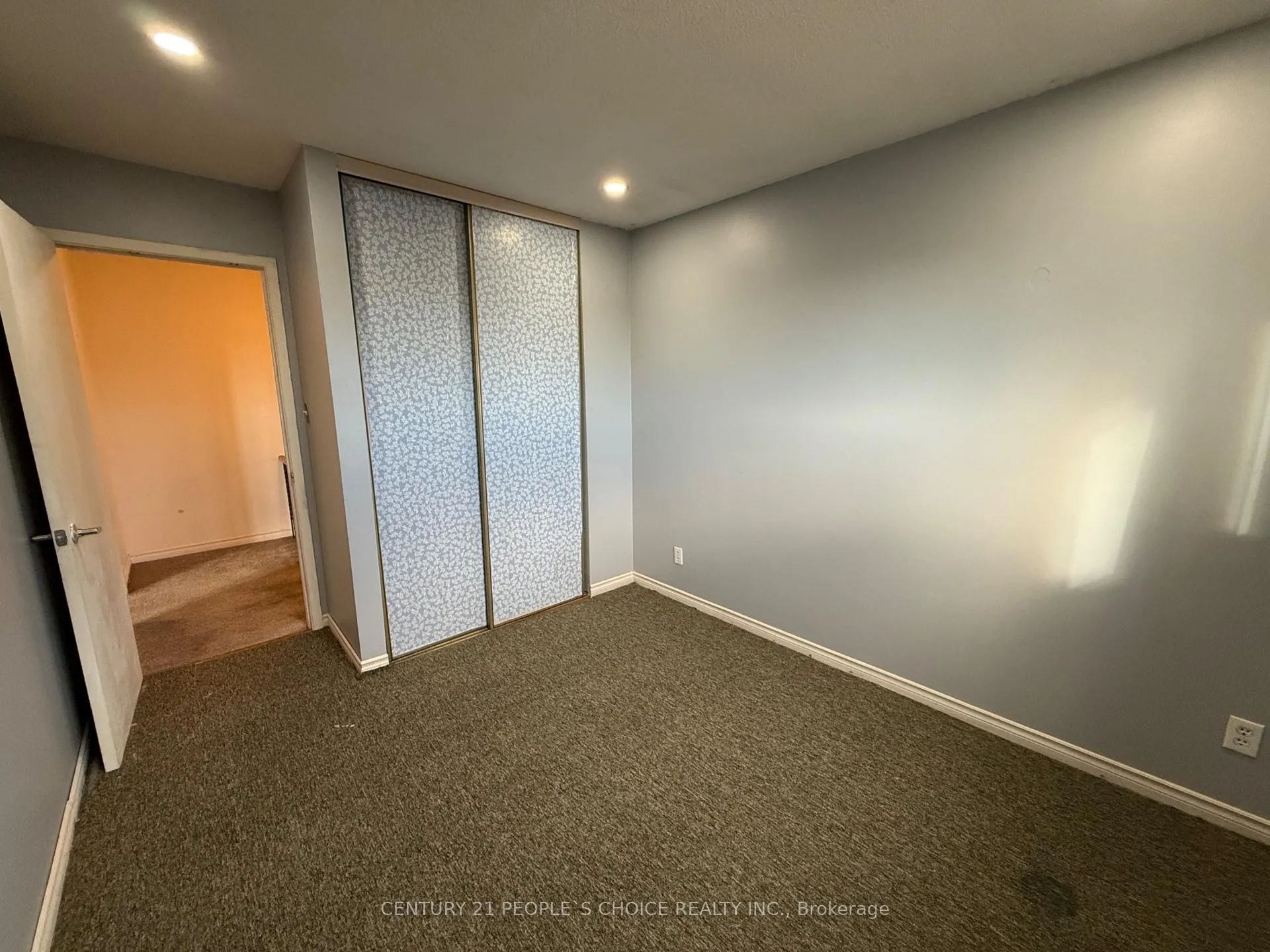 Photo 16 of 32 Horne Drive, Brampton, Brampton North — HOMEH