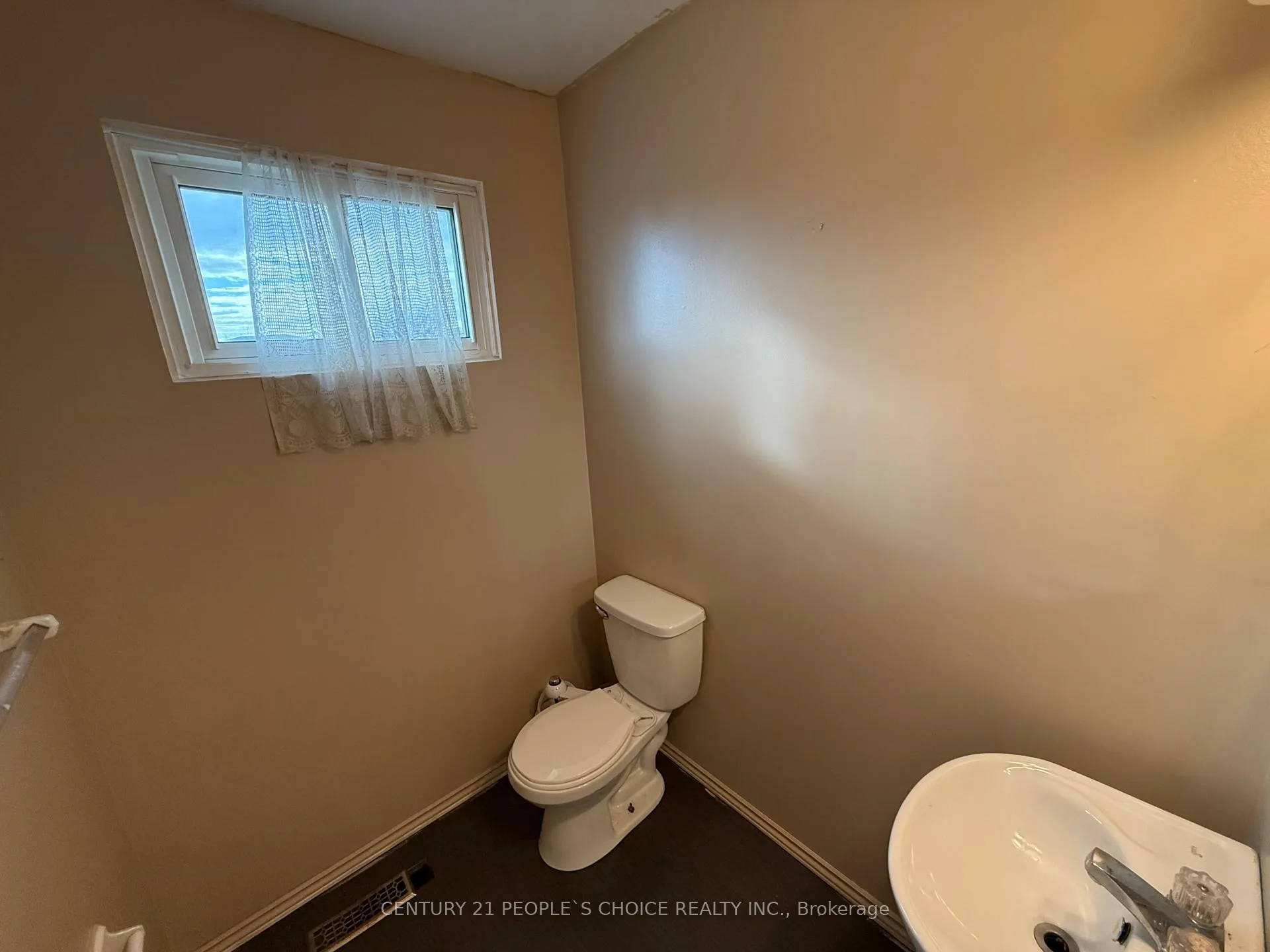 Photo 17 of 32 Horne Drive, Brampton, Brampton North — HOMEH