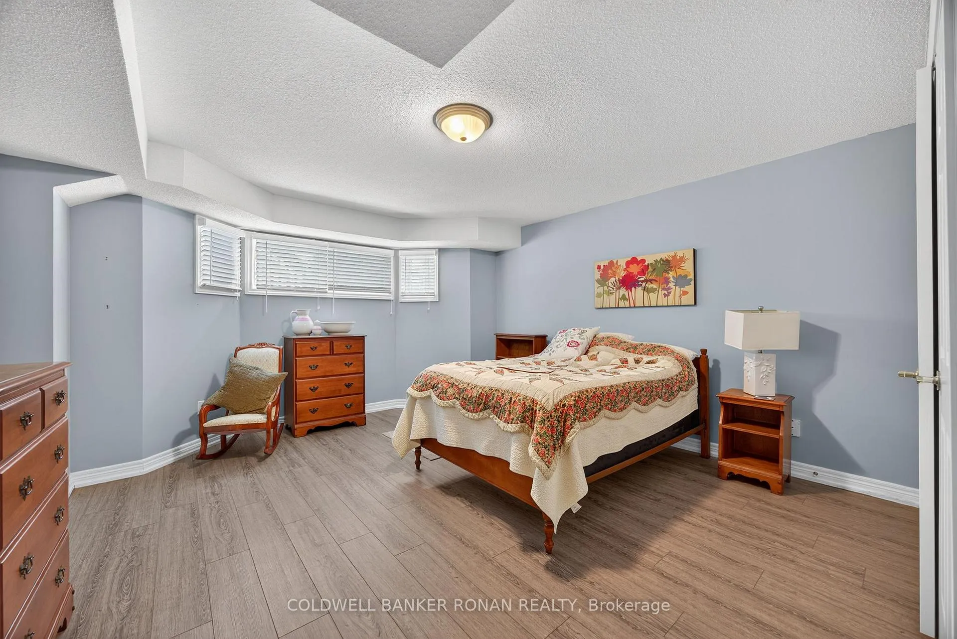 Photo 33 of 6 Via Amici, New Tecumseth, Rural New Tecumseth — HOMEH