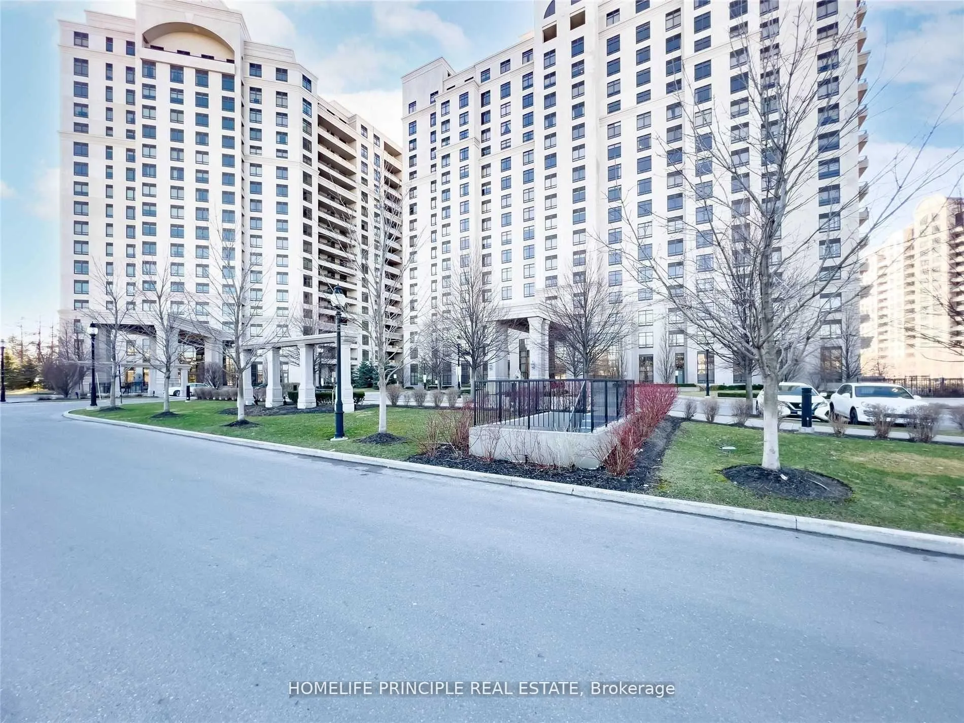 Photo 2 of Unit 1010, 9255 Jane Street, Vaughan, Concord — HOMEH