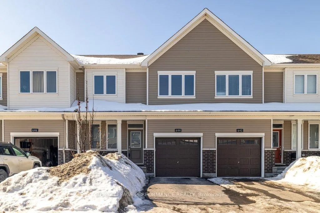 Photo 2 of 644 Crevier Walk, Ottawa, Chapel Hill South - Orleans Village — HOMEH