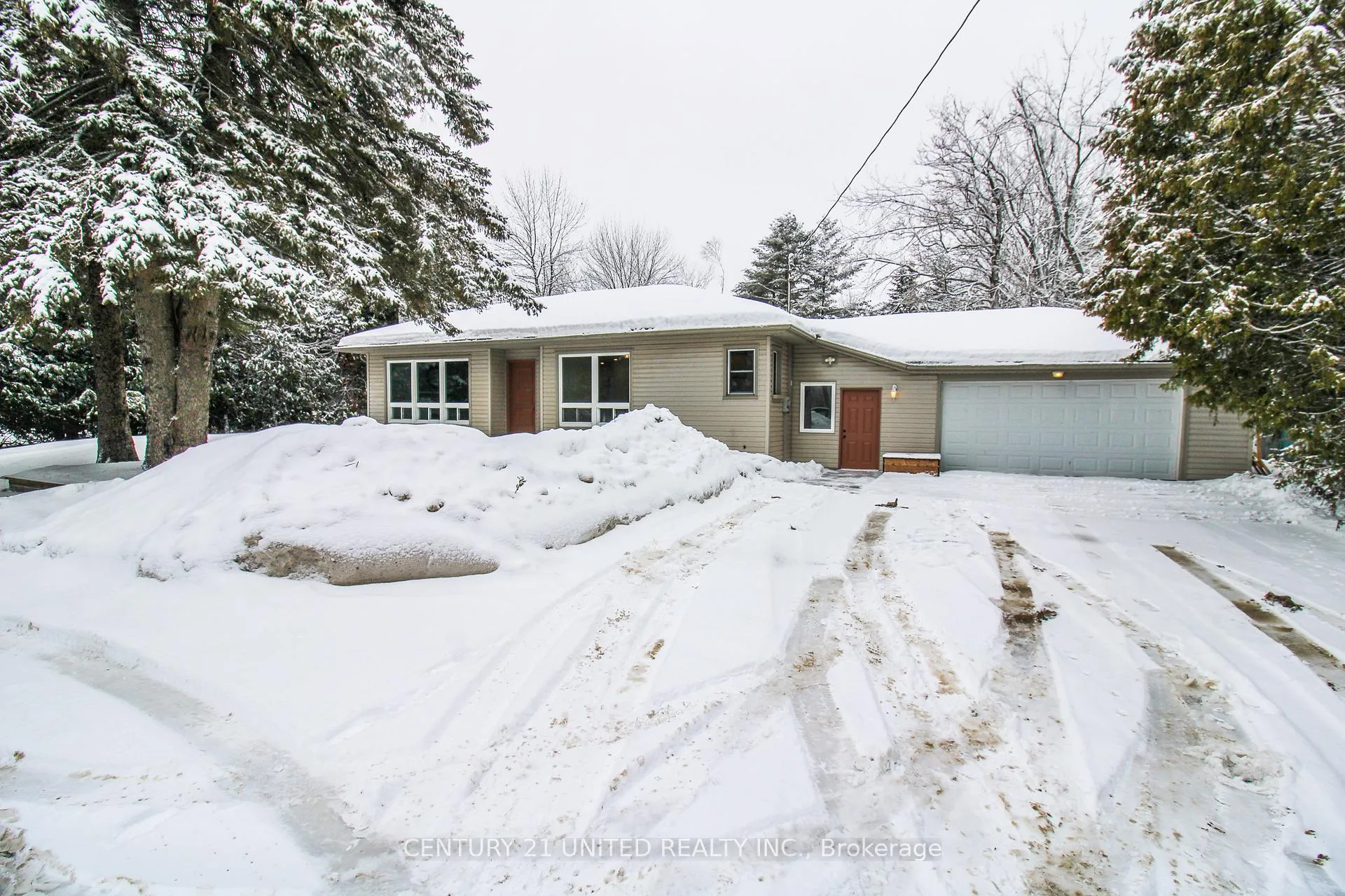 Front of 3017 Lakefield Road