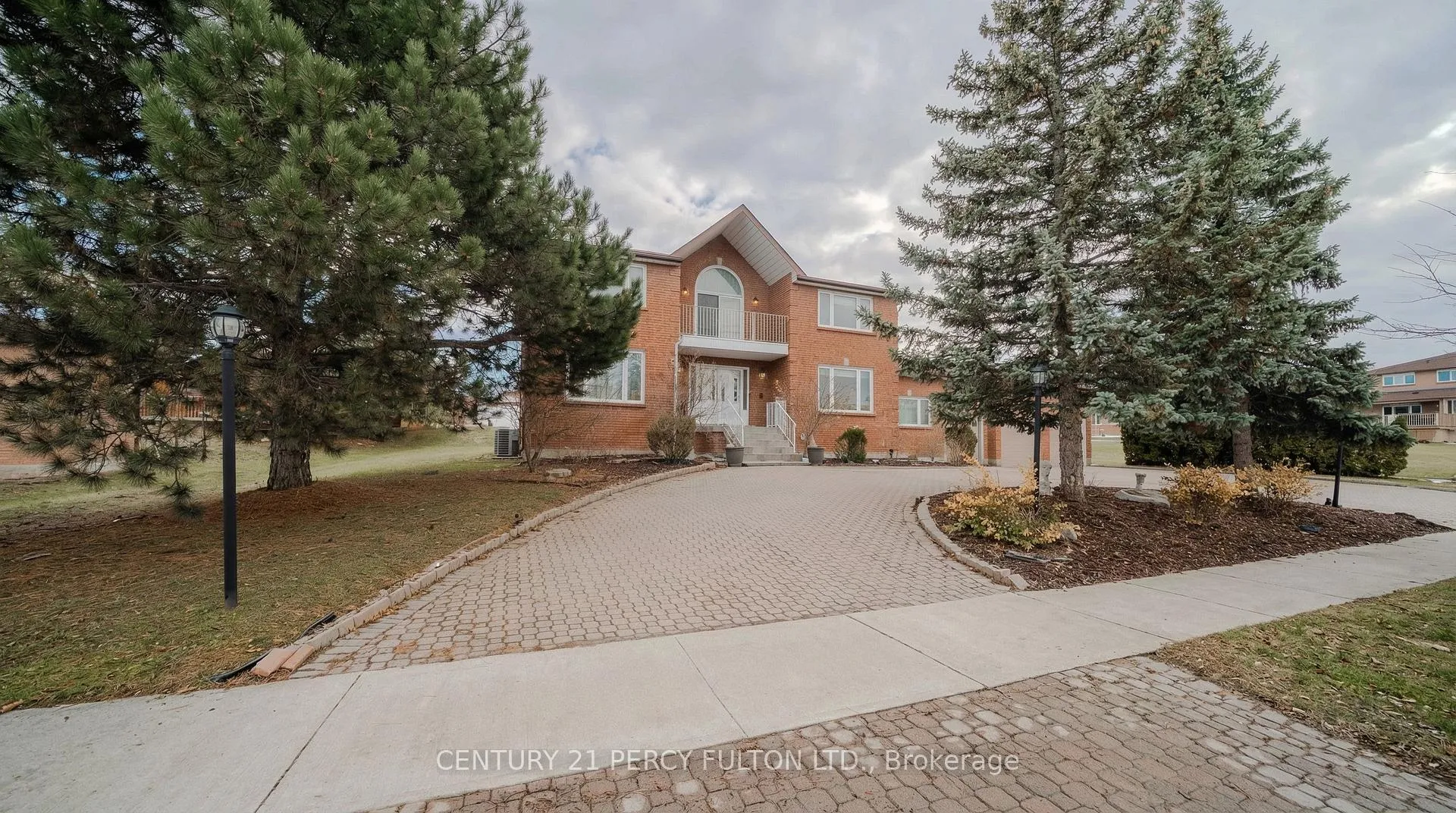 Photo 2 of 89 Beckenridge Drive, Markham, Milliken Mills East — HOMEH