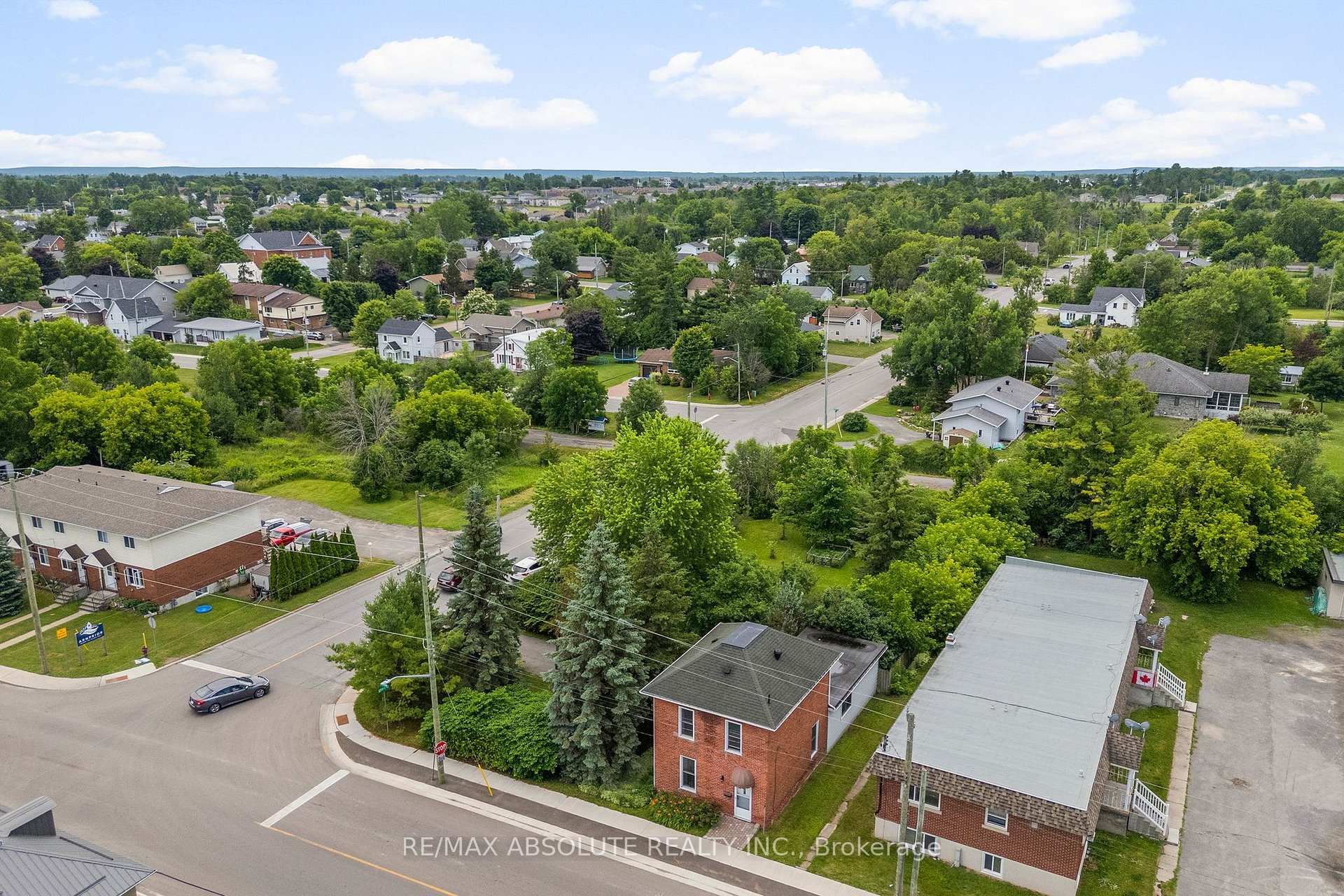 Photo 3 of 8 River Road, McNab/Braeside, Mcnab/Braeside Twps — HOMEH