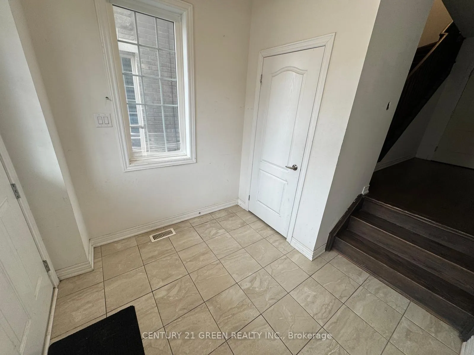 Photo 2 of Unit Upper, 51 Hashmi Place, Brampton, Credit Valley — HOMEH