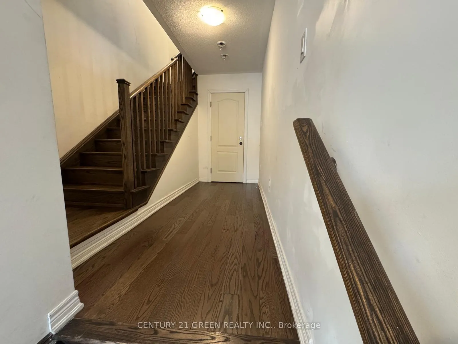Photo 3 of Unit Upper, 51 Hashmi Place, Brampton, Credit Valley — HOMEH