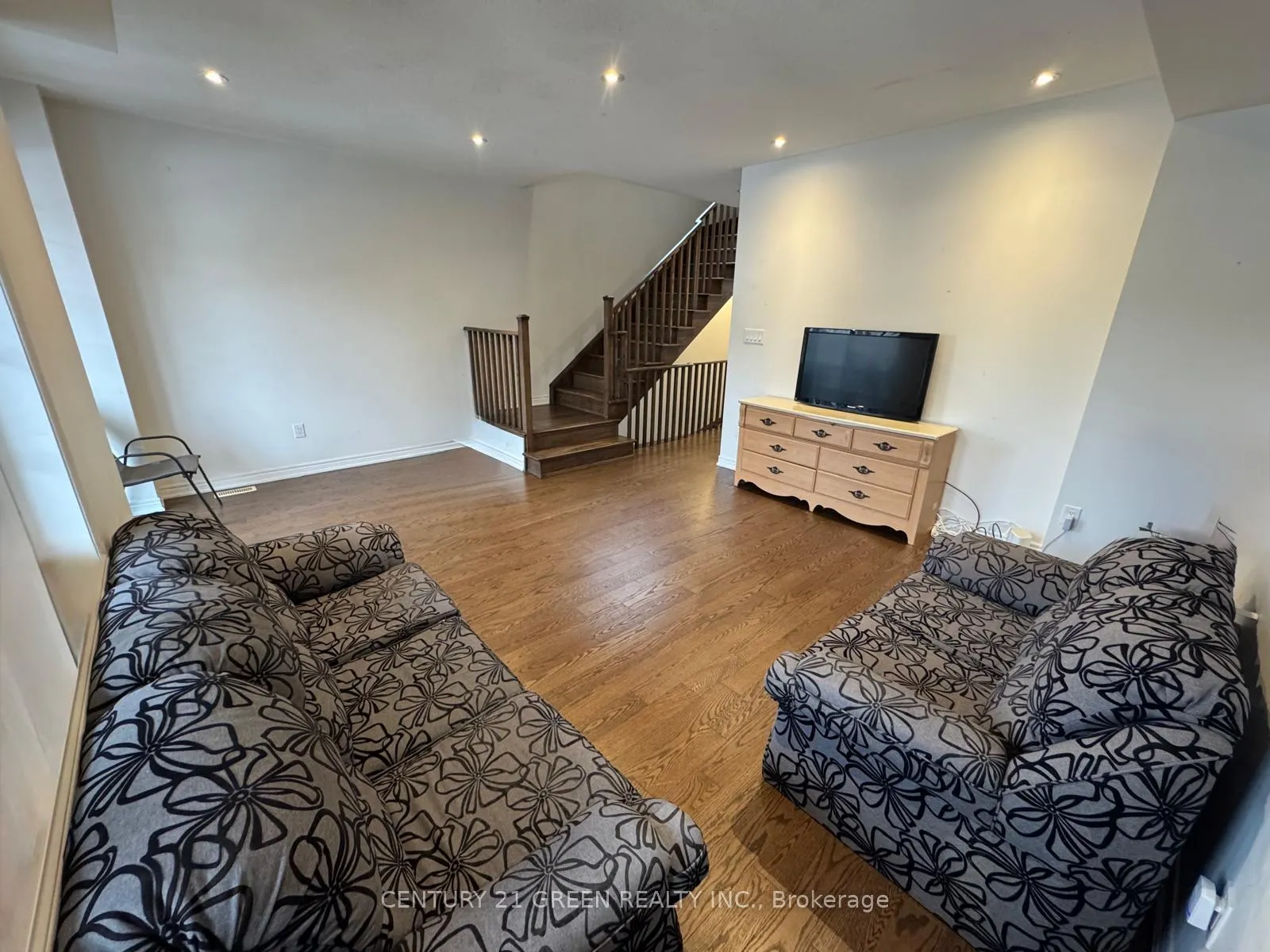Photo 4 of Unit Upper, 51 Hashmi Place, Brampton, Credit Valley — HOMEH