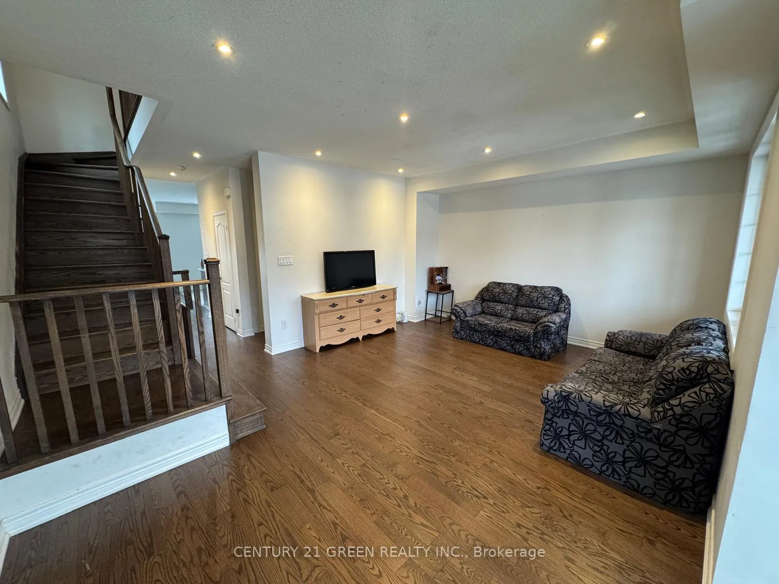 Photo 5 of Unit Upper, 51 Hashmi Place, Brampton, Credit Valley — HOMEH