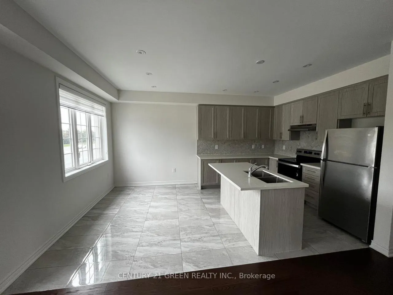 Photo 7 of Unit Upper, 51 Hashmi Place, Brampton, Credit Valley — HOMEH
