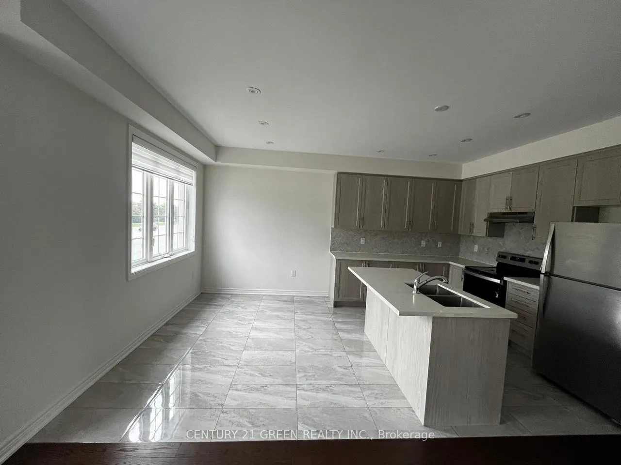 Photo 8 of Unit Upper, 51 Hashmi Place, Brampton, Credit Valley — HOMEH