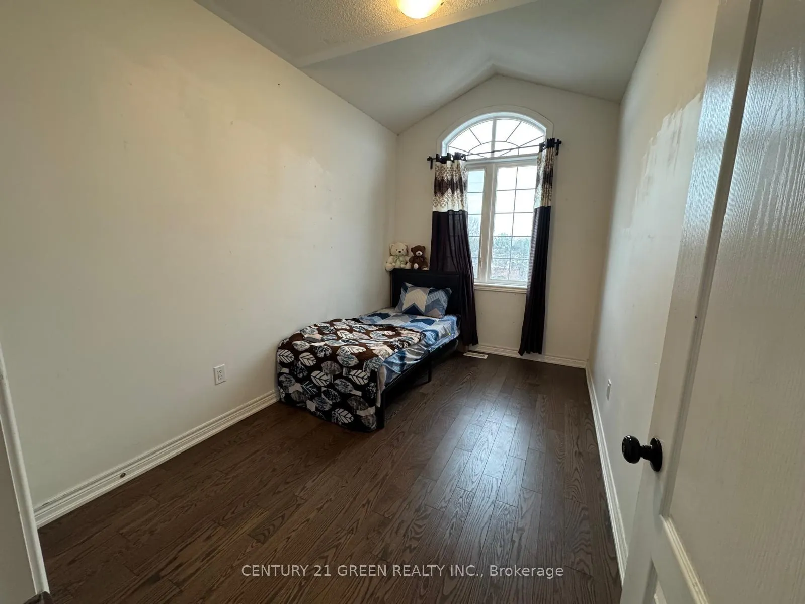 Photo 17 of Unit Upper, 51 Hashmi Place, Brampton, Credit Valley — HOMEH