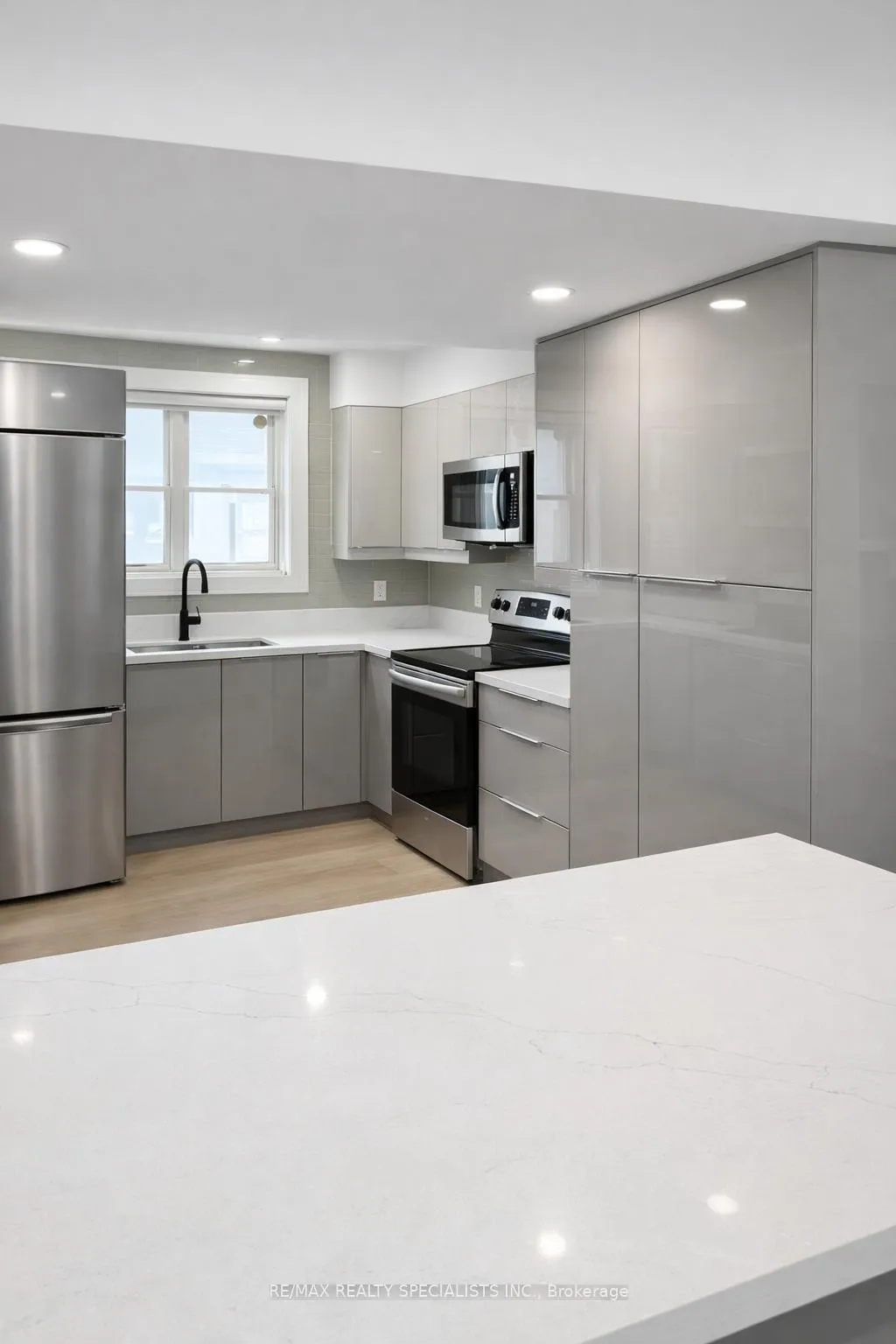 Photo 3 of Unit Main, 74 Neil Avenue, Hamilton, Stoney Creek — HOMEH