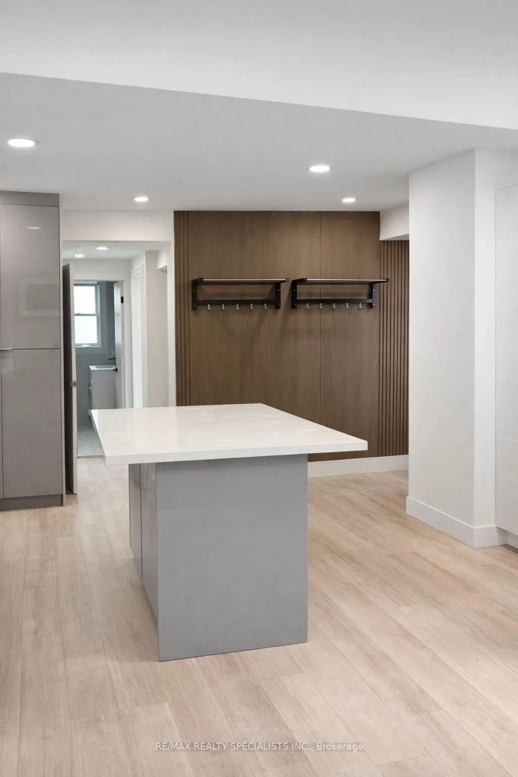 Photo 5 of Unit Main, 74 Neil Avenue, Hamilton, Stoney Creek — HOMEH
