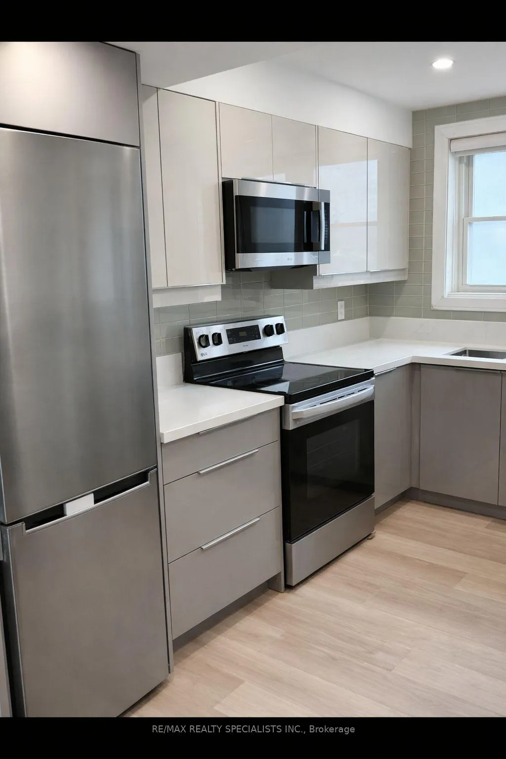 Photo 6 of Unit Main, 74 Neil Avenue, Hamilton, Stoney Creek — HOMEH