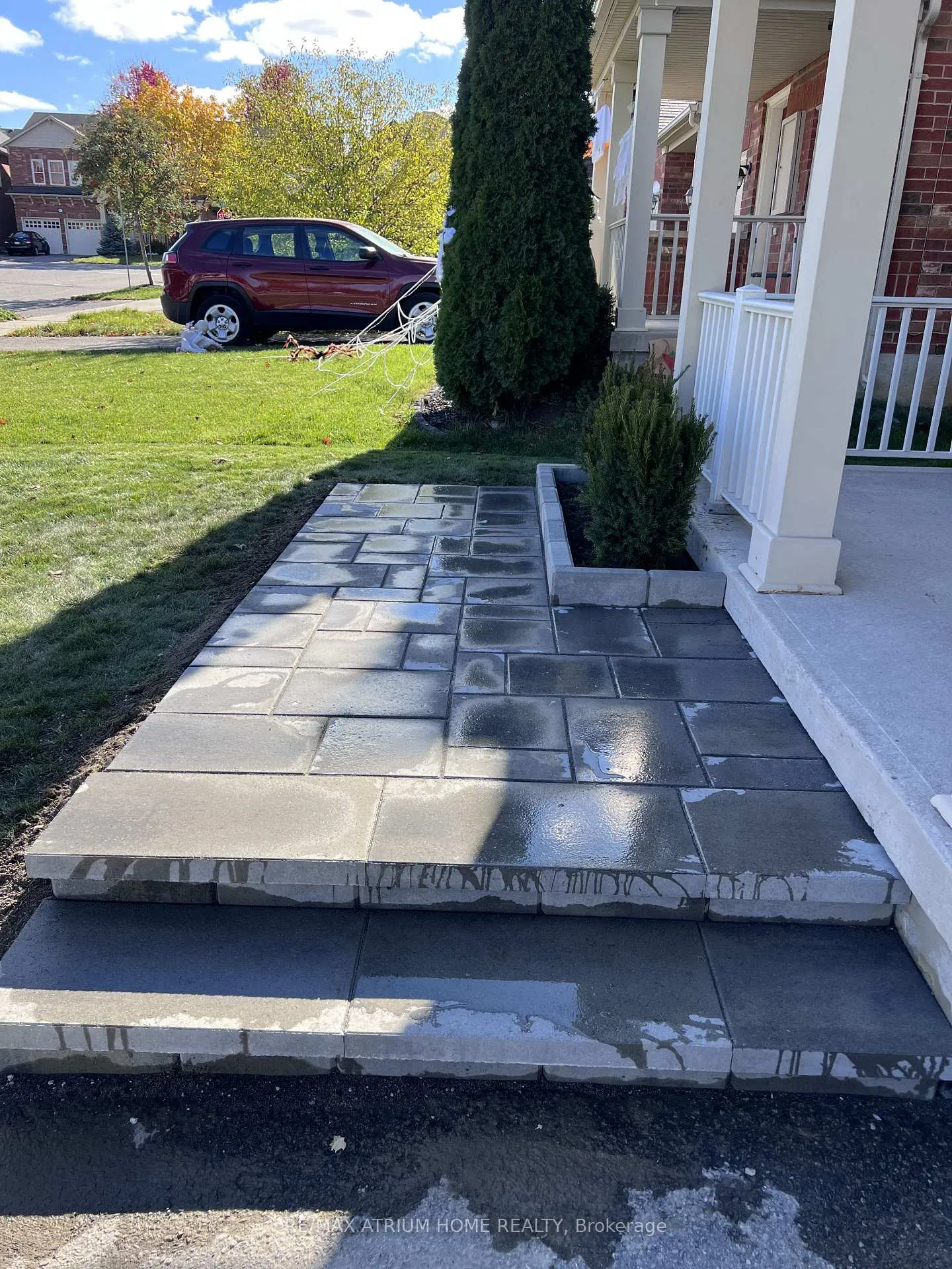 Photo 4 of 16 Kidd Circle, Aurora, Bayview Northeast — HOMEH