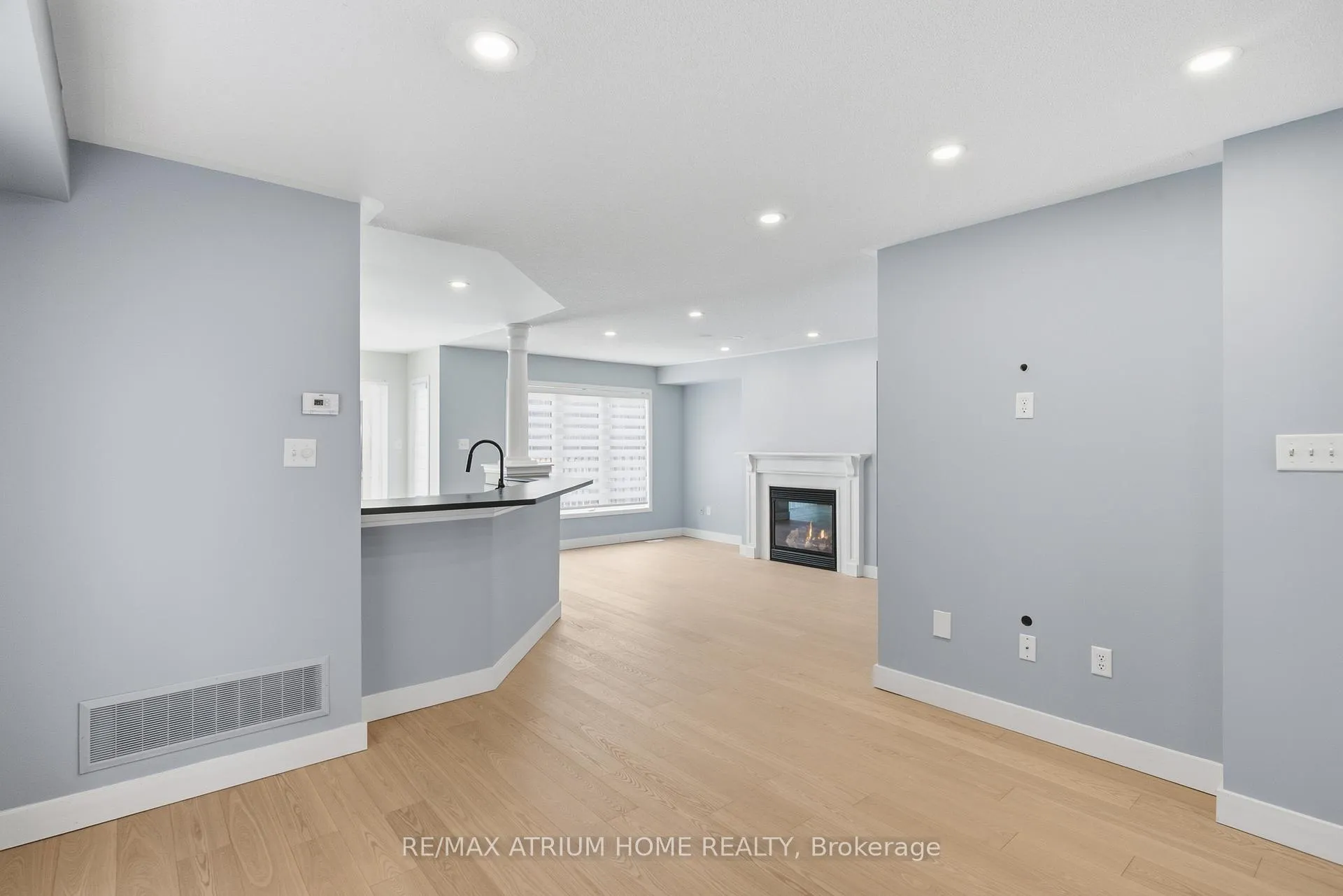 Photo 11 of 16 Kidd Circle, Aurora, Bayview Northeast — HOMEH