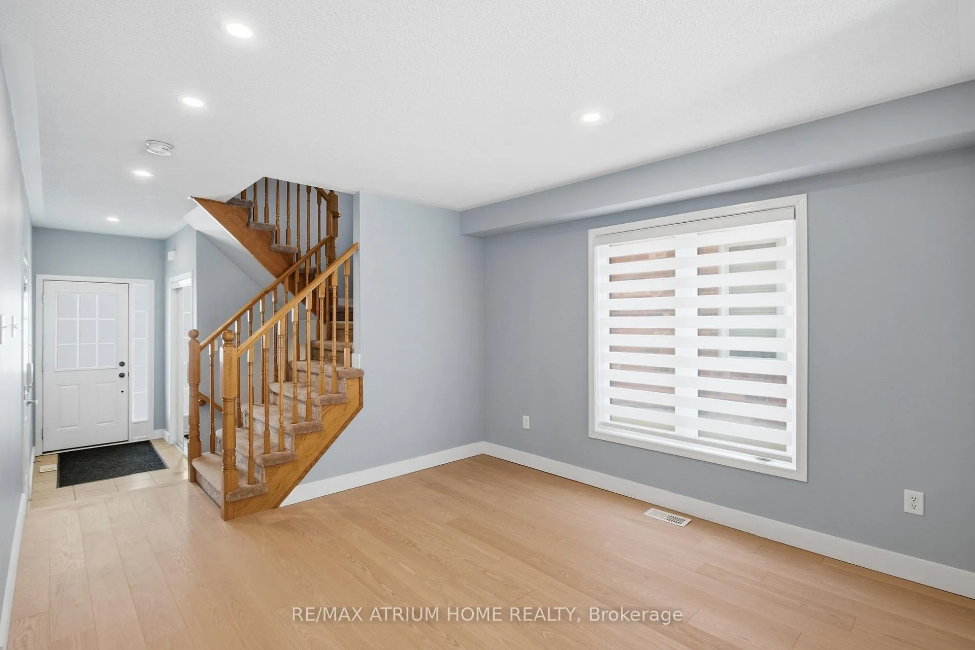 Photo 13 of 16 Kidd Circle, Aurora, Bayview Northeast — HOMEH