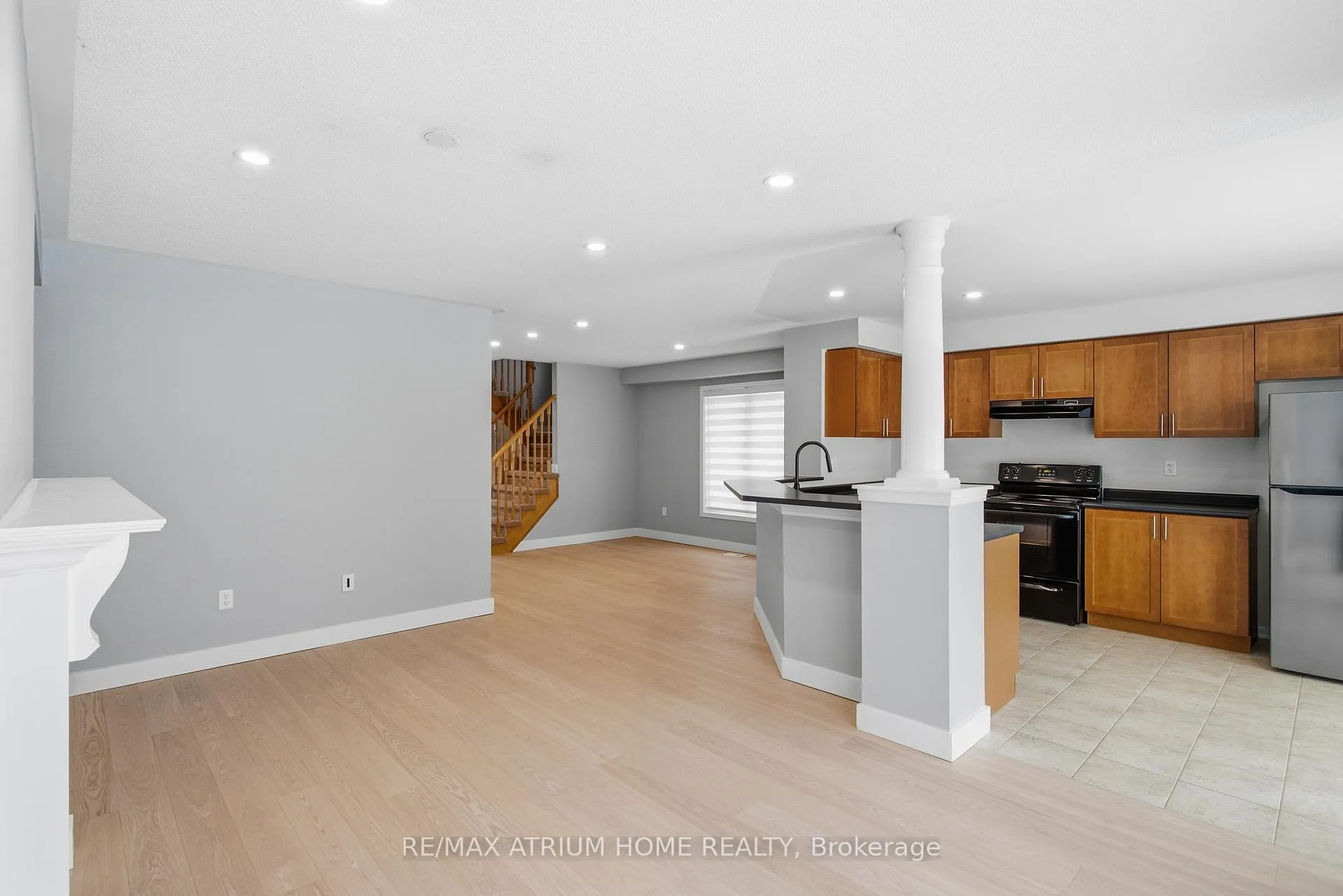 Photo 15 of 16 Kidd Circle, Aurora, Bayview Northeast — HOMEH