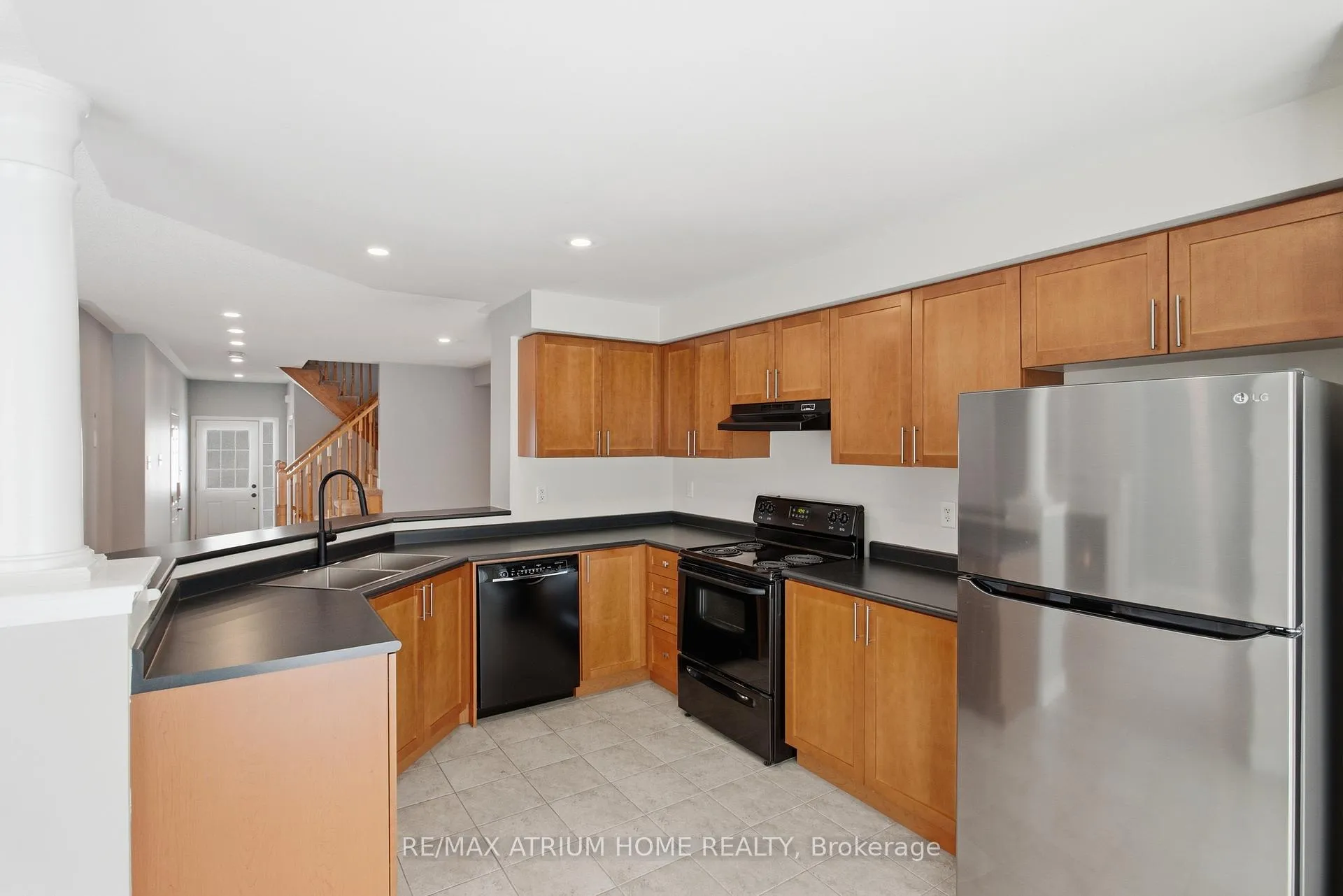 Photo 22 of 16 Kidd Circle, Aurora, Bayview Northeast — HOMEH