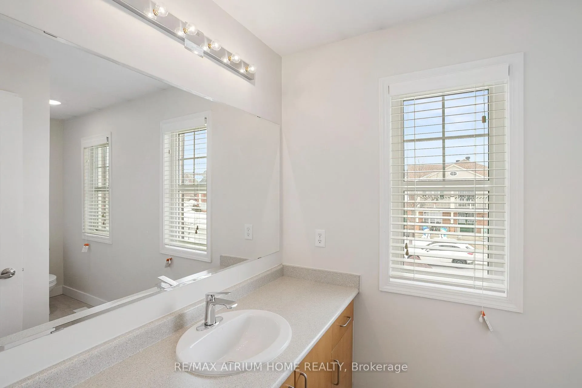 Photo 41 of 16 Kidd Circle, Aurora, Bayview Northeast — HOMEH