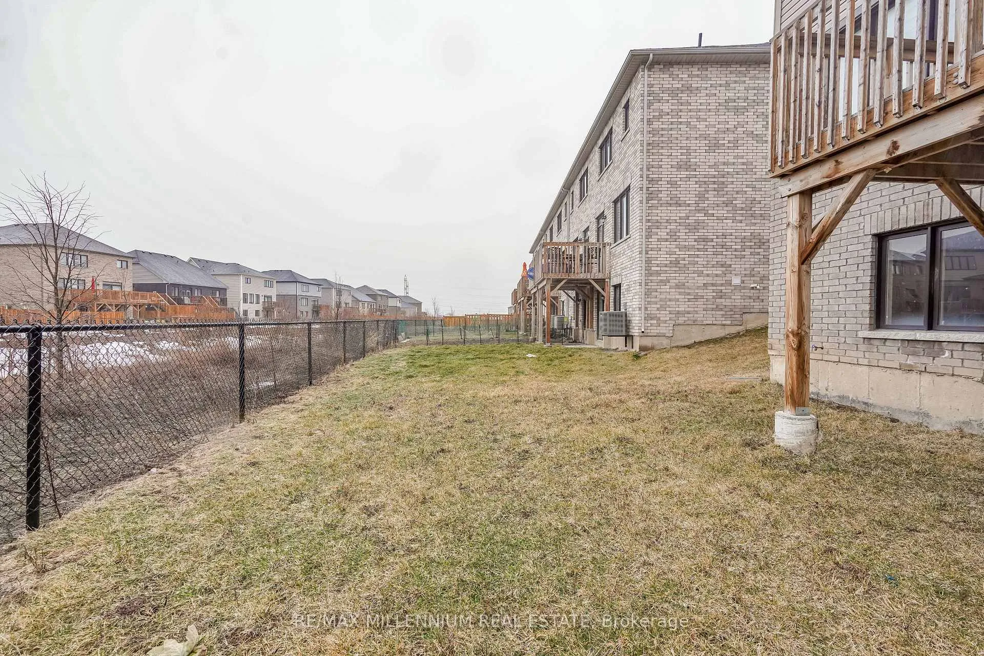 Photo 8 of 329 Vanilla Trail, Thorold, Rolling Meadows — HOMEH