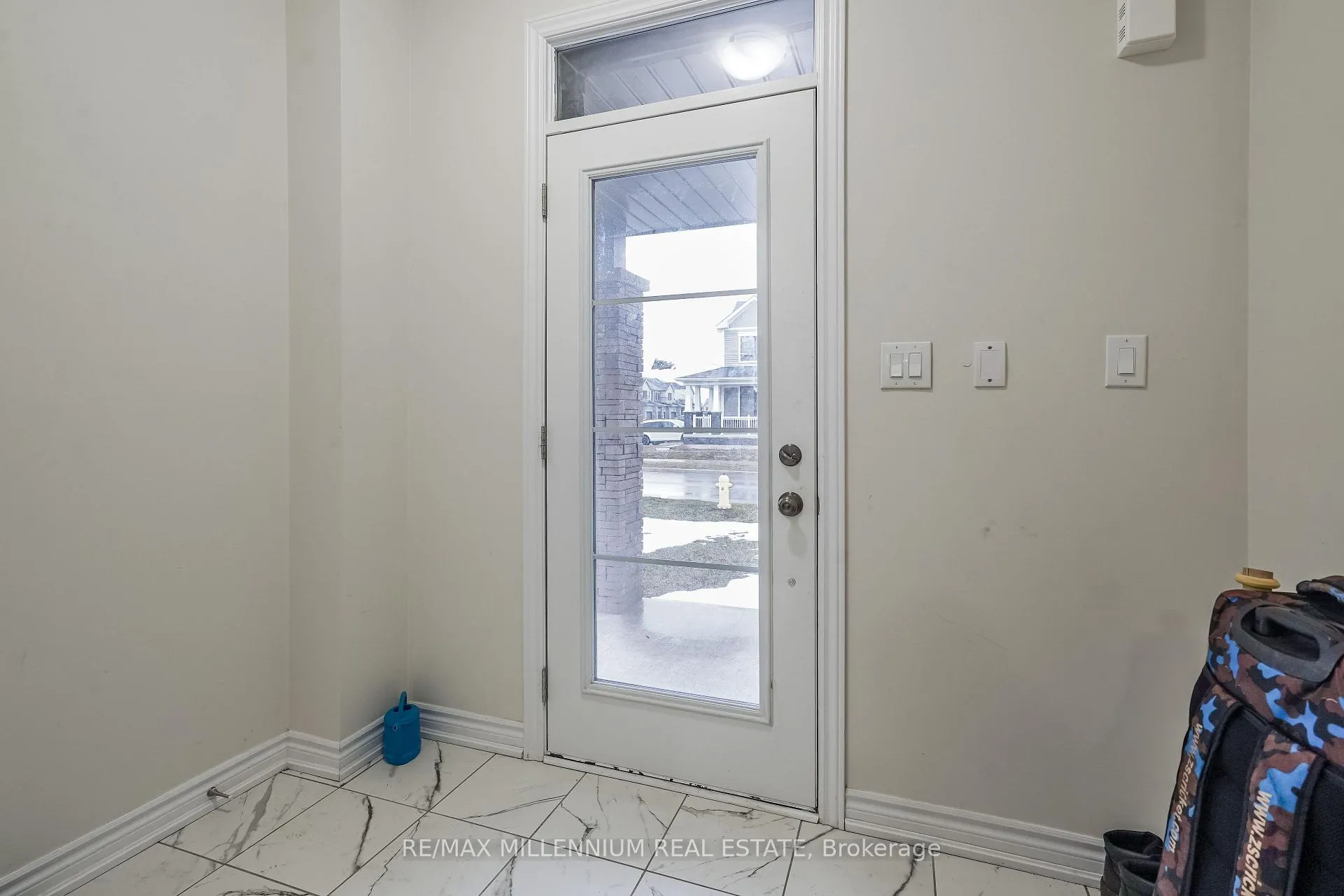 Photo 11 of 329 Vanilla Trail, Thorold, Rolling Meadows — HOMEH