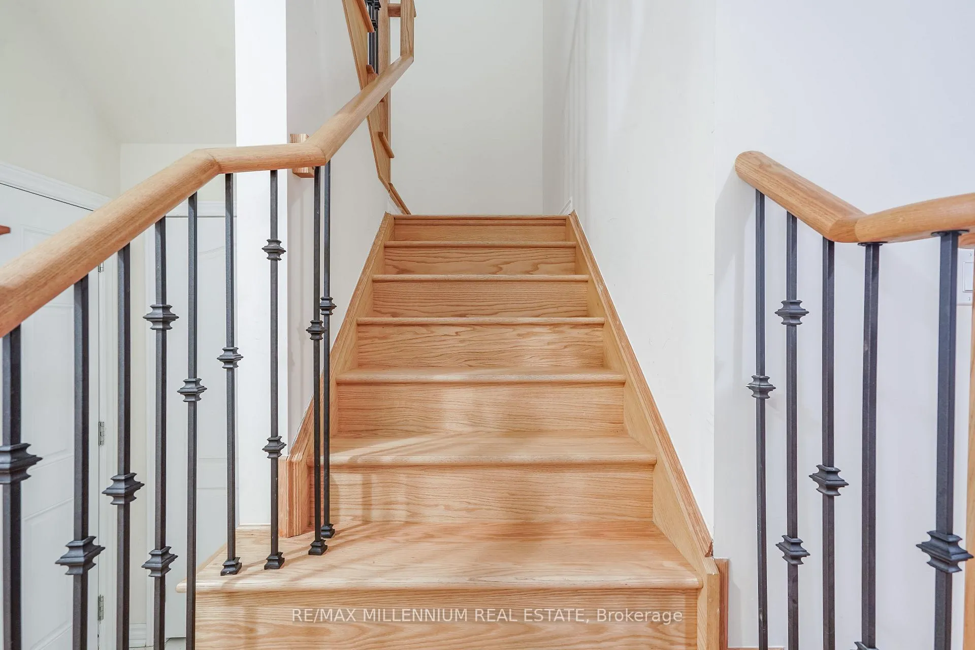 Photo 19 of 329 Vanilla Trail, Thorold, Rolling Meadows — HOMEH
