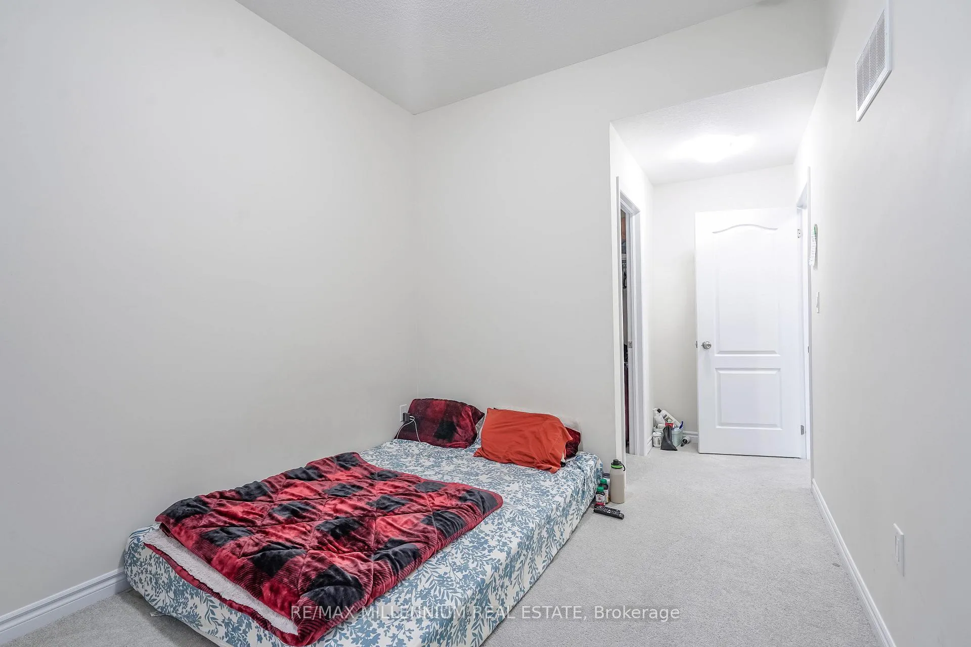 Photo 24 of 329 Vanilla Trail, Thorold, Rolling Meadows — HOMEH