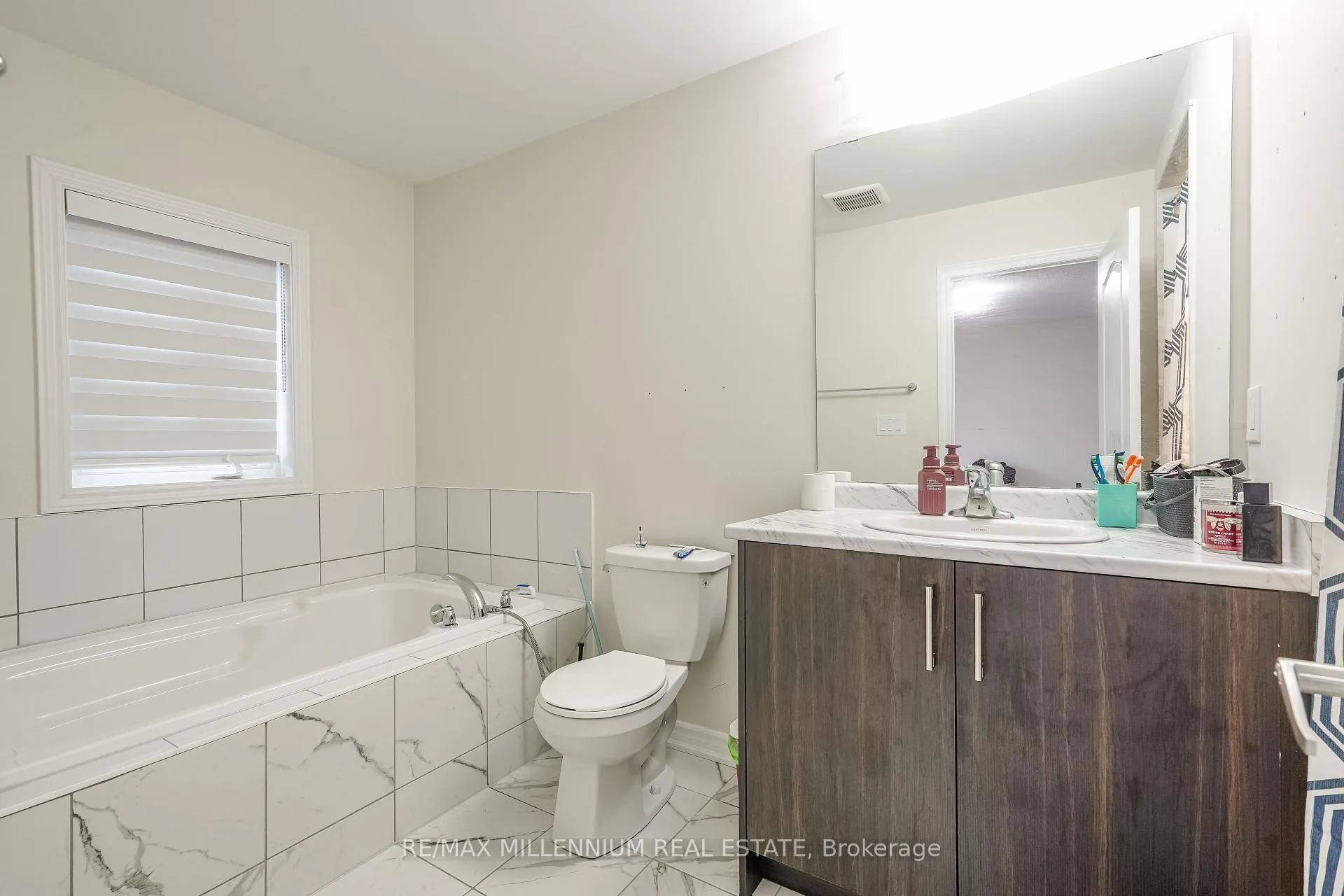 Photo 27 of 329 Vanilla Trail, Thorold, Rolling Meadows — HOMEH