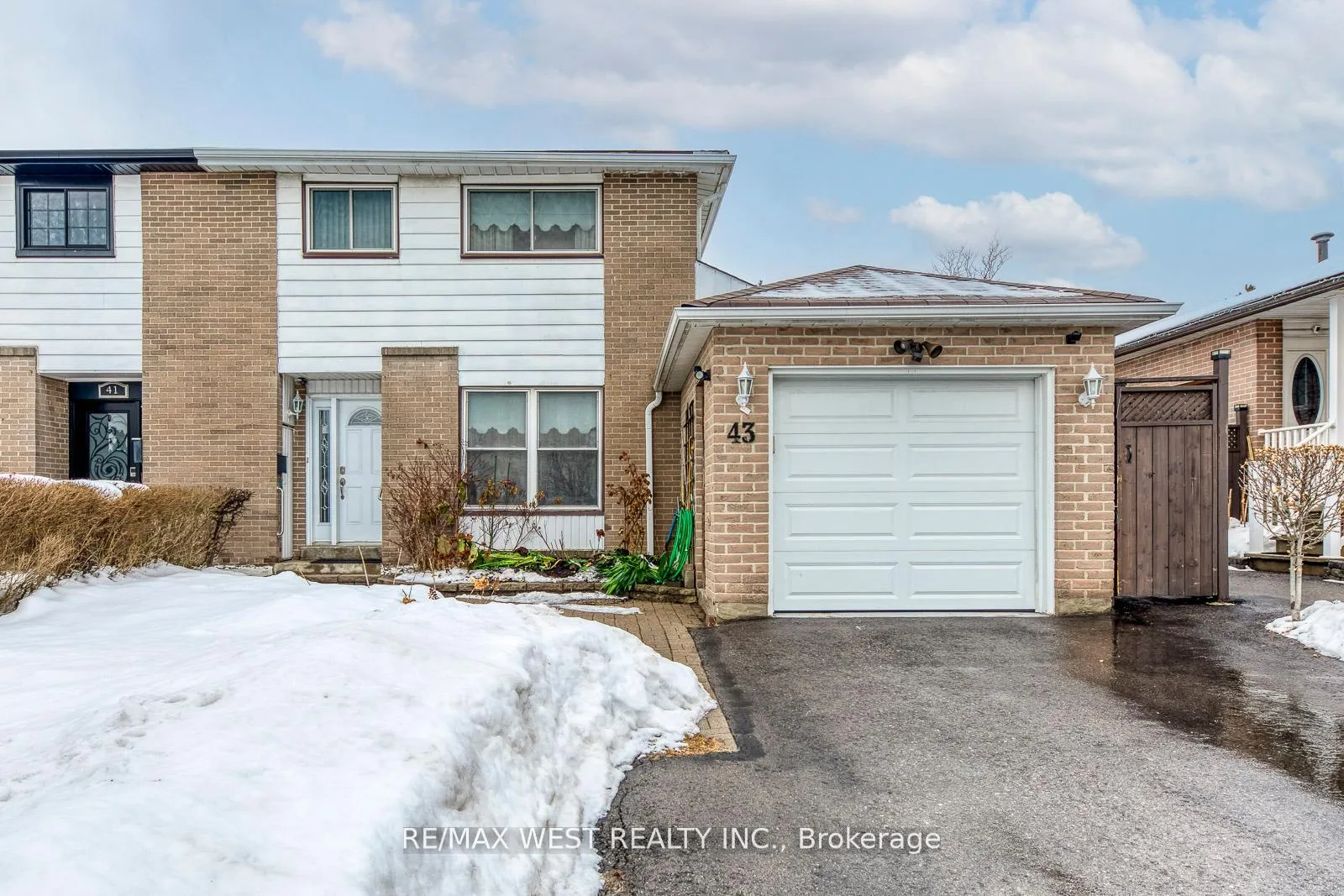 Front of 43 Flamingo Crescent