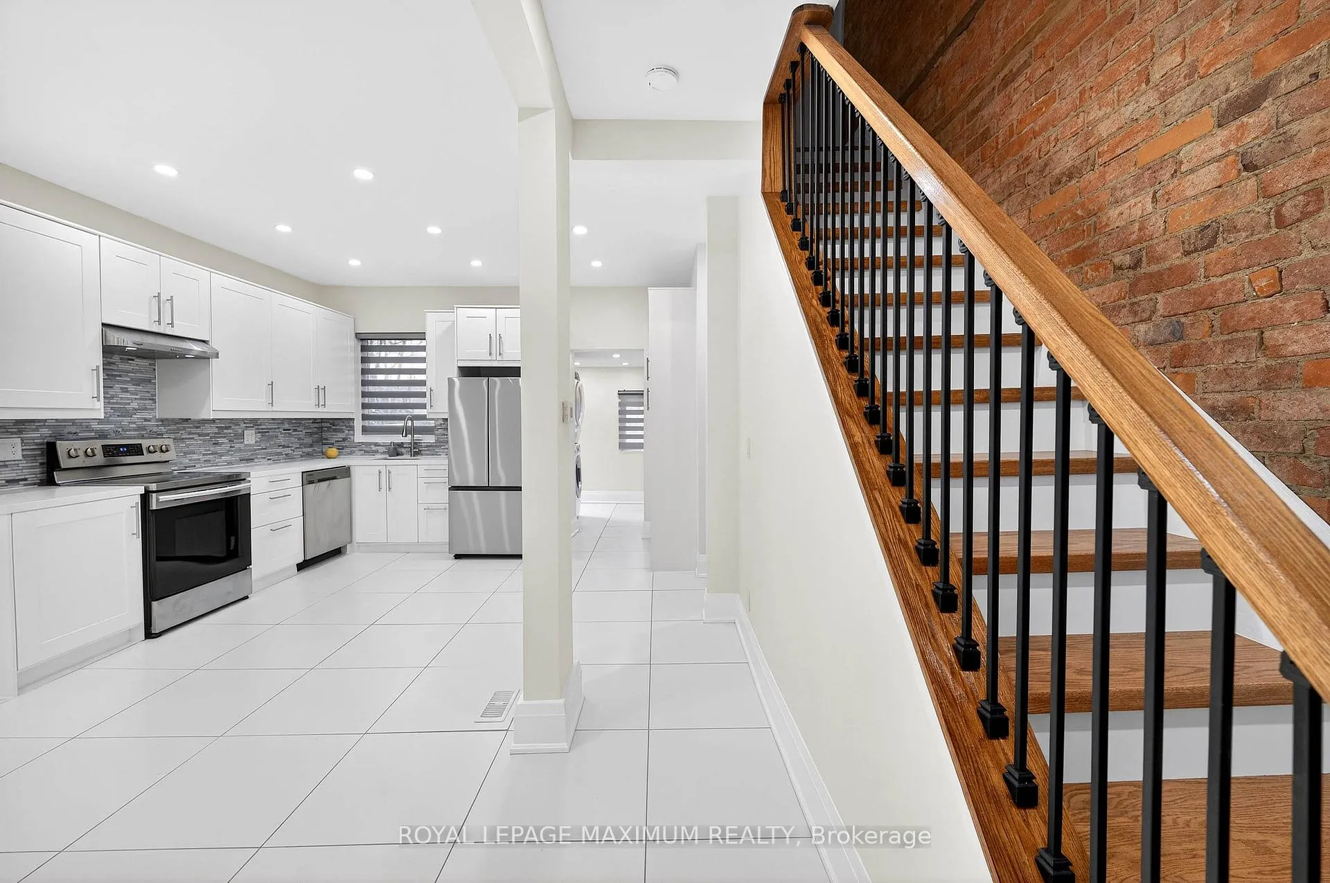 Photo 4 of 31 Campbell Avenue, Hamilton, Crown Point — HOMEH