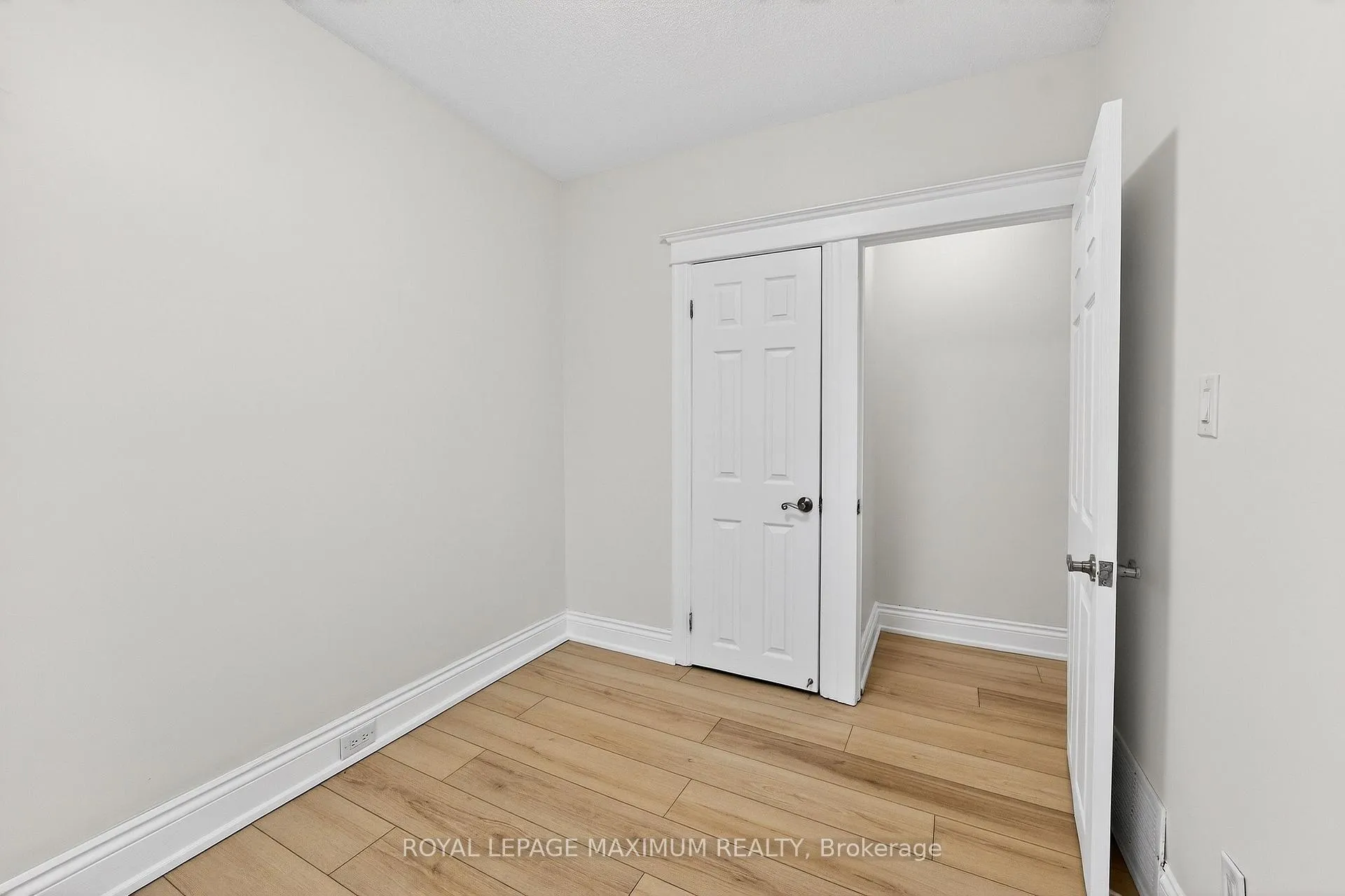 Photo 32 of 31 Campbell Avenue, Hamilton, Crown Point — HOMEH