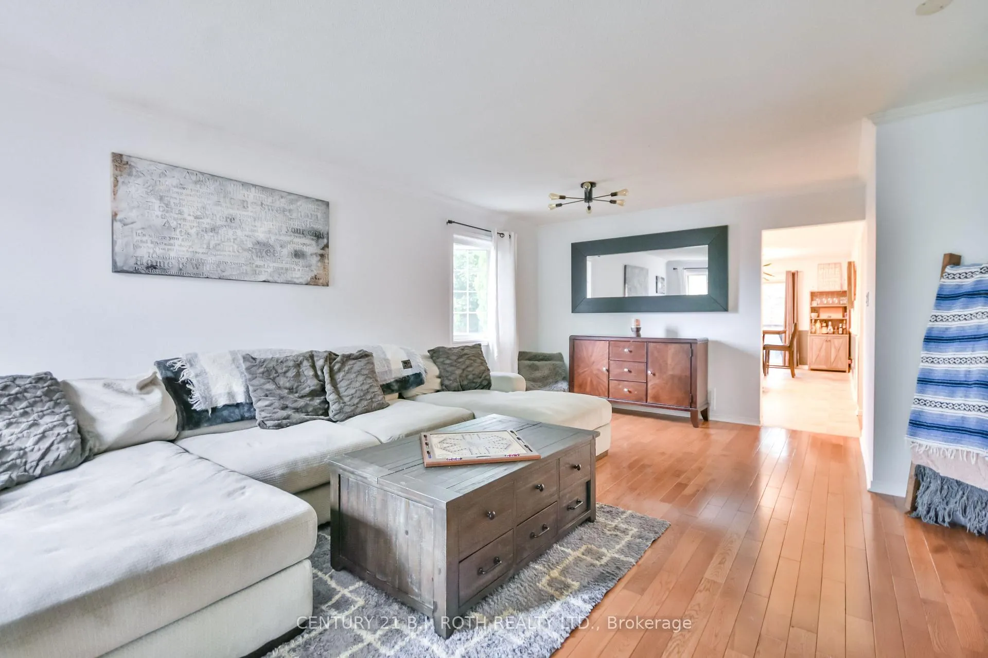 Photo 3 of 56 Monique Crescent, Barrie, East Bayfield — HOMEH
