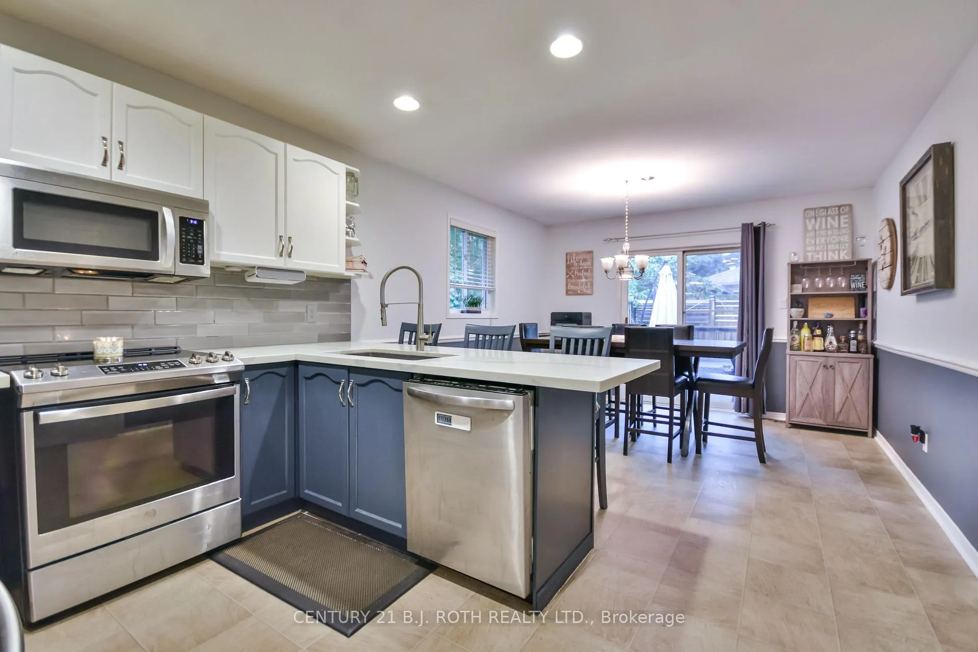 Photo 13 of 56 Monique Crescent, Barrie, East Bayfield — HOMEH