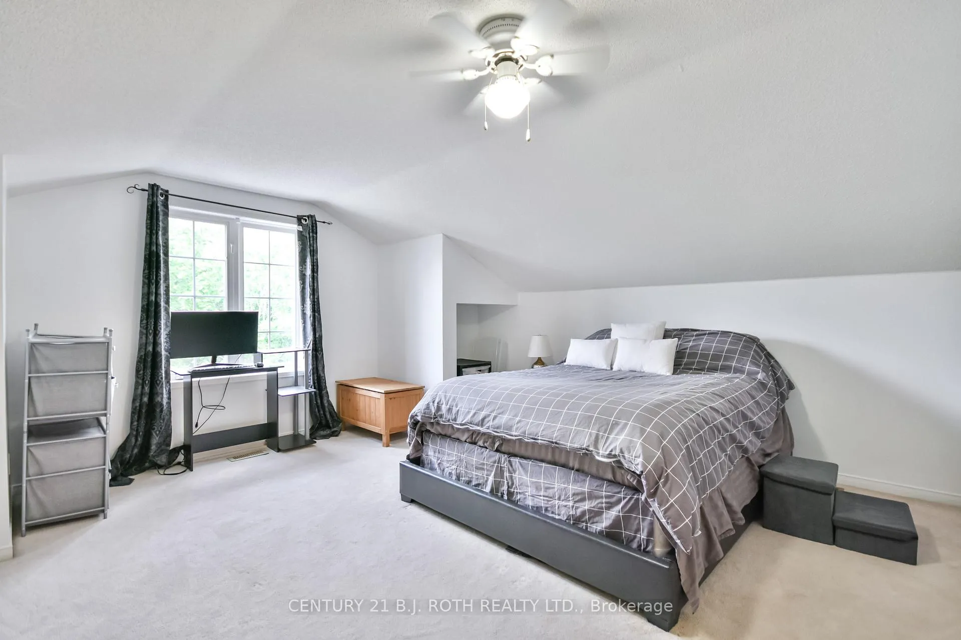 Photo 20 of 56 Monique Crescent, Barrie, East Bayfield — HOMEH