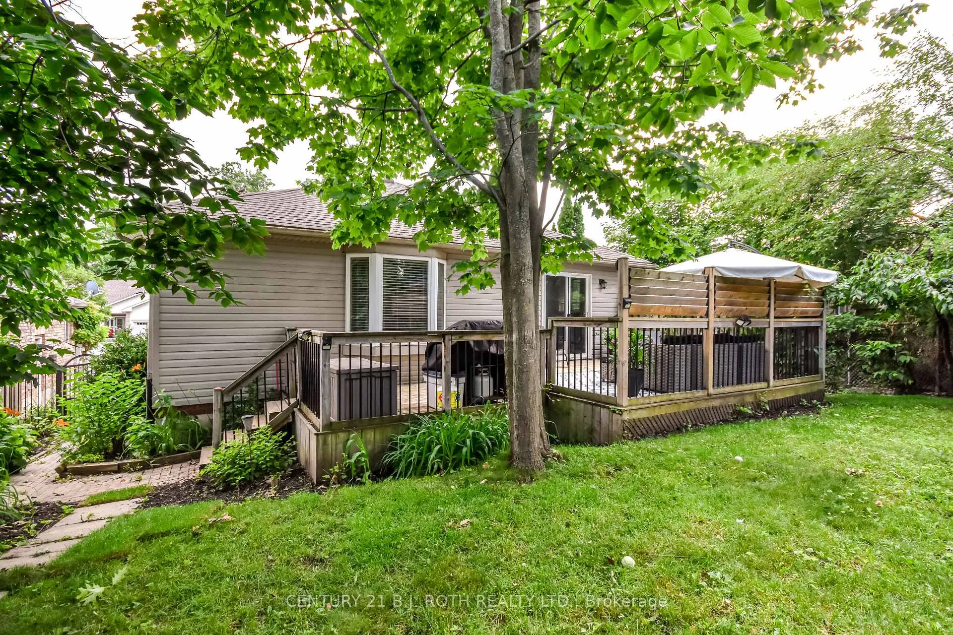 Photo 28 of 56 Monique Crescent, Barrie, East Bayfield — HOMEH