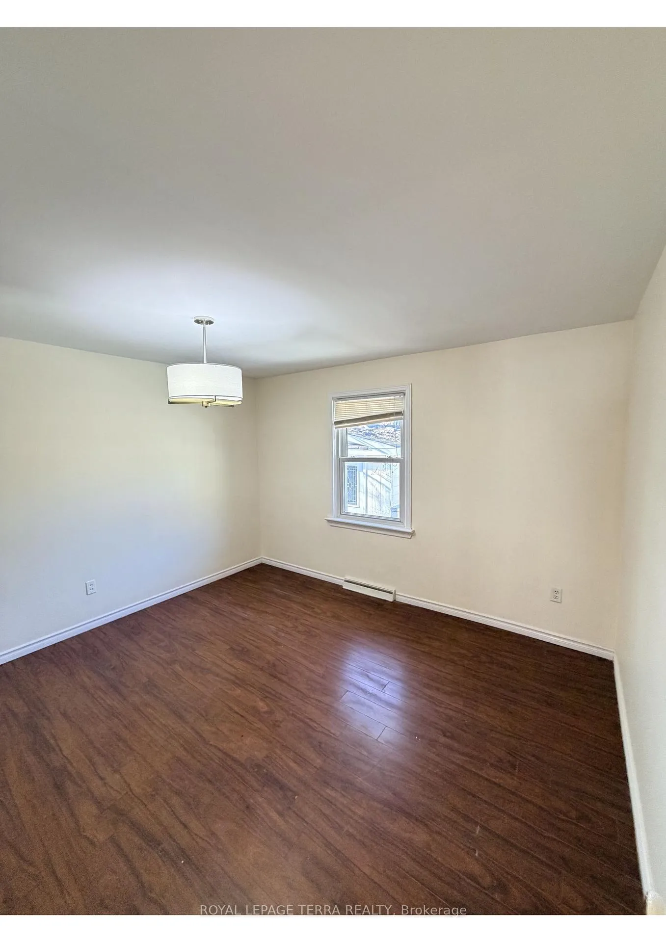 Photo 10 of 114 Adelaide Avenue E, Oshawa, O'Neill — HOMEH