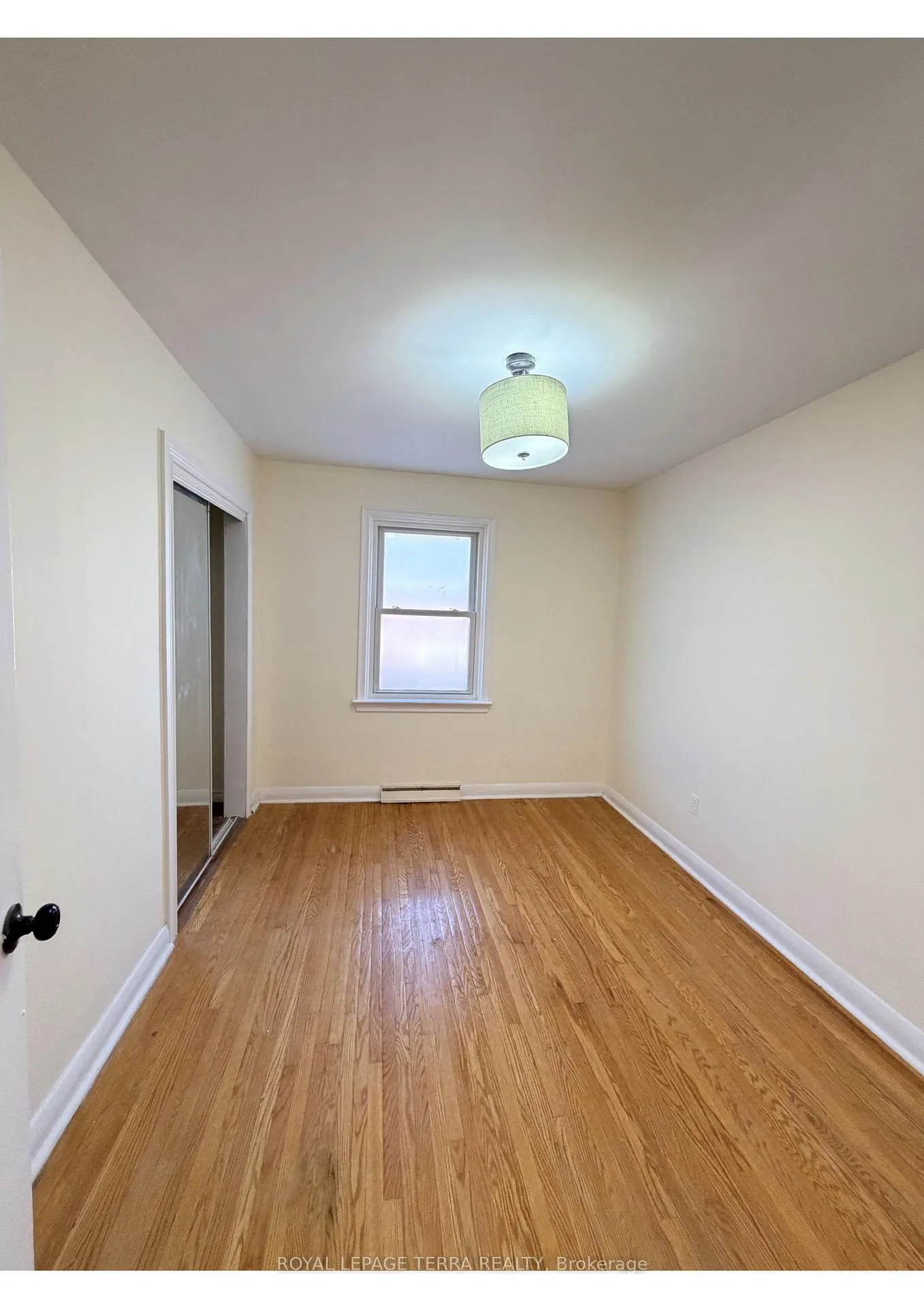 Photo 18 of 114 Adelaide Avenue E, Oshawa, O'Neill — HOMEH
