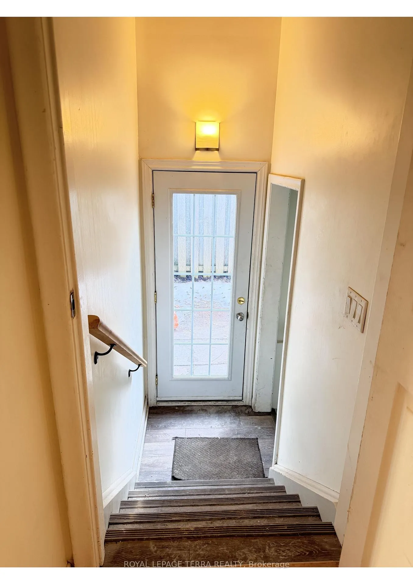Photo 21 of 114 Adelaide Avenue E, Oshawa, O'Neill — HOMEH