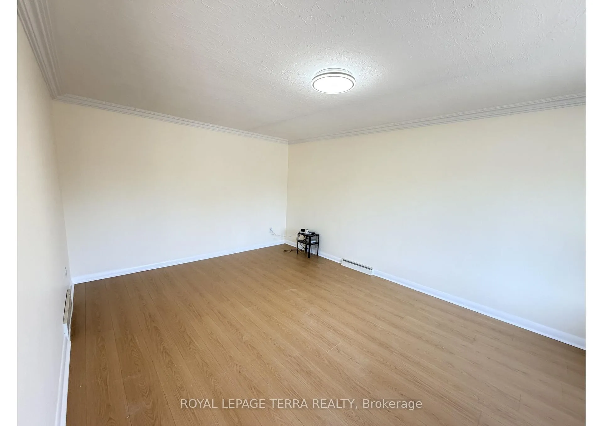 Photo 23 of 114 Adelaide Avenue E, Oshawa, O'Neill — HOMEH